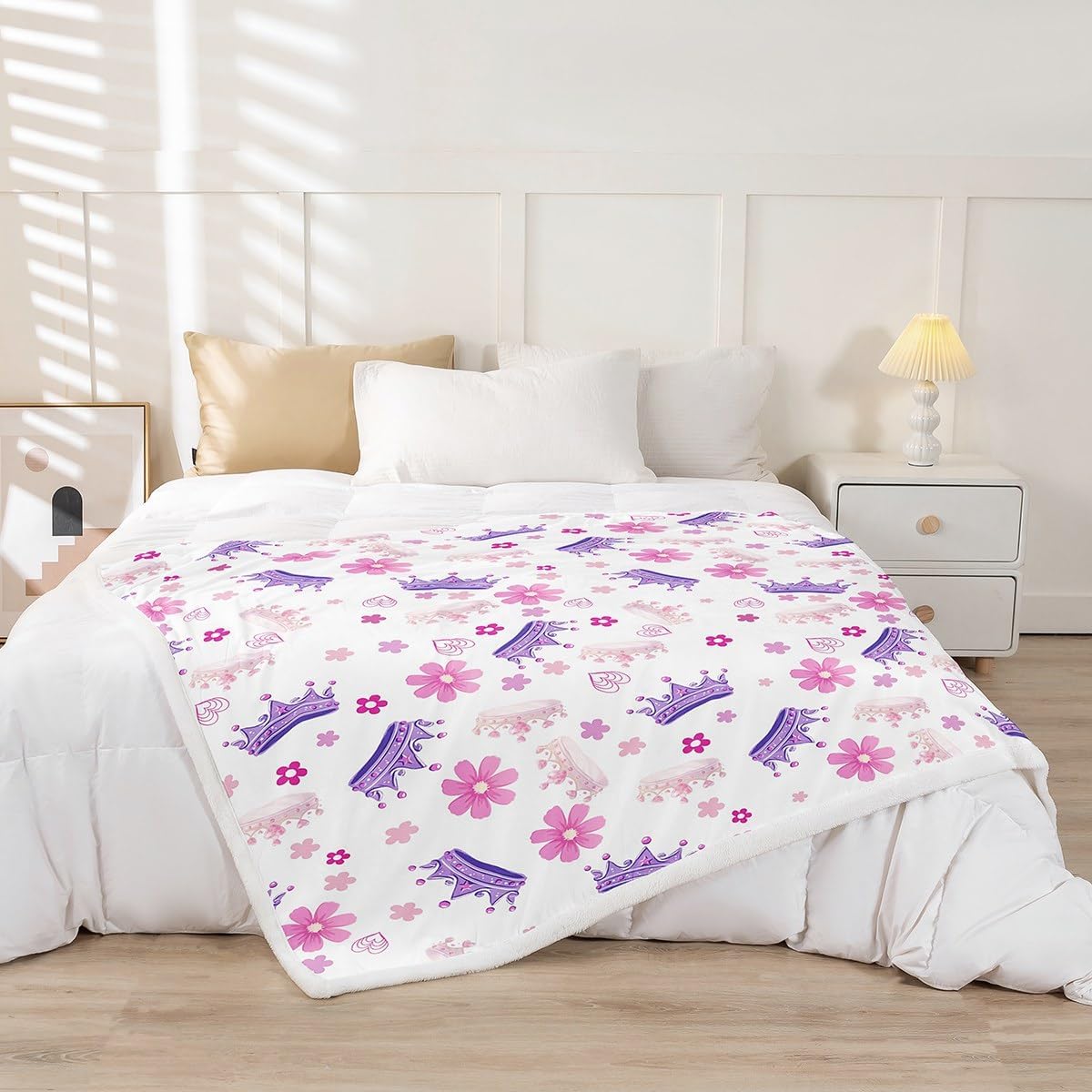 Manfei Princess Throw Blanket Pink Purple Crown Print Fleece Blanket, Cute Flower Girly Cartoon Throws for Bed Couch Sofa, Kids Girls Room Decor, Soft and Breathable(50 x 60 Inches)