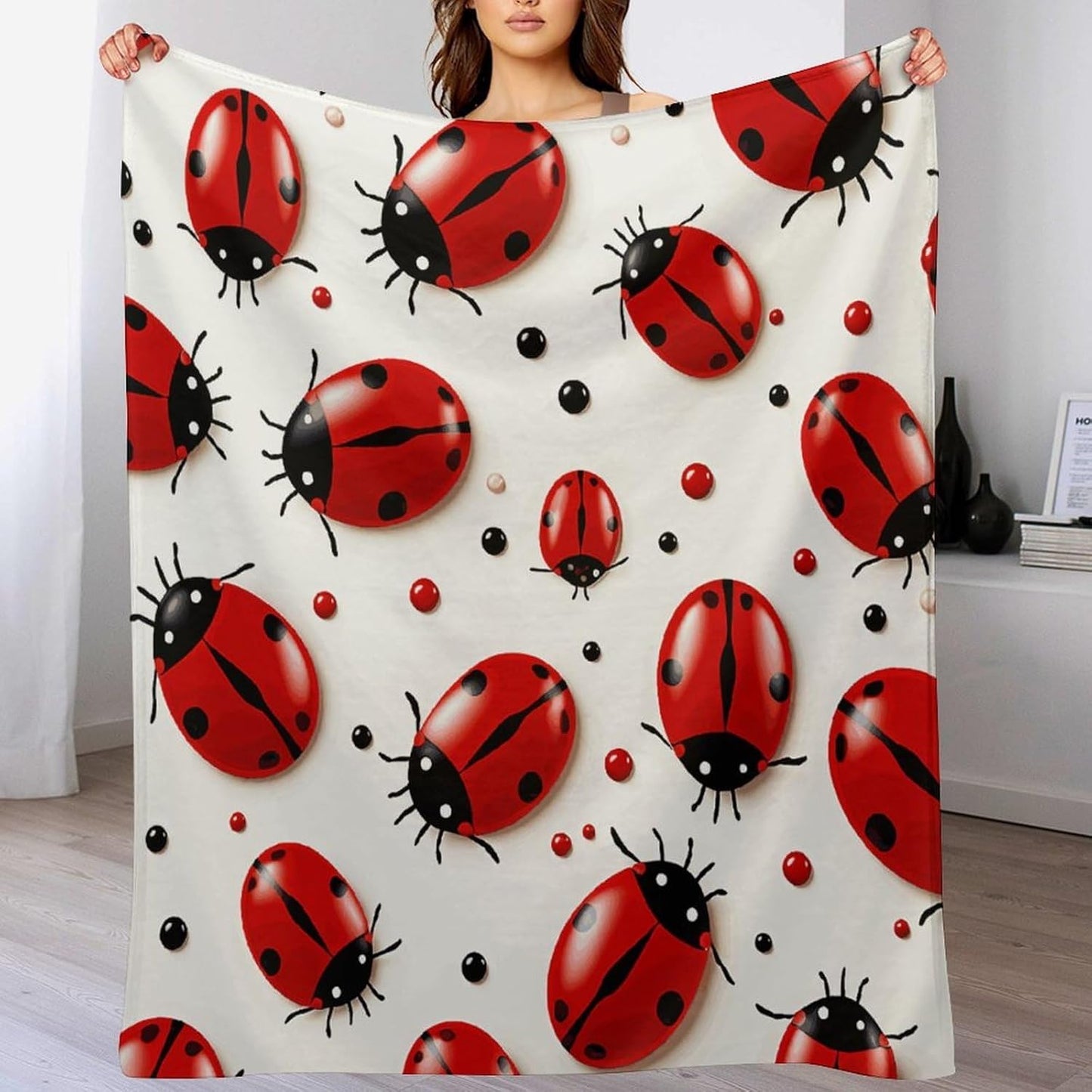 Red Ladybug Blanket Super Soft Lightweight Throw Blanket Cute Cozy Warm Bed Blanket Decorative Fuzzy Blanket All-Season Home Decor Gift for Sofa Couch Living Room 30"*40"（76 * 100cm）