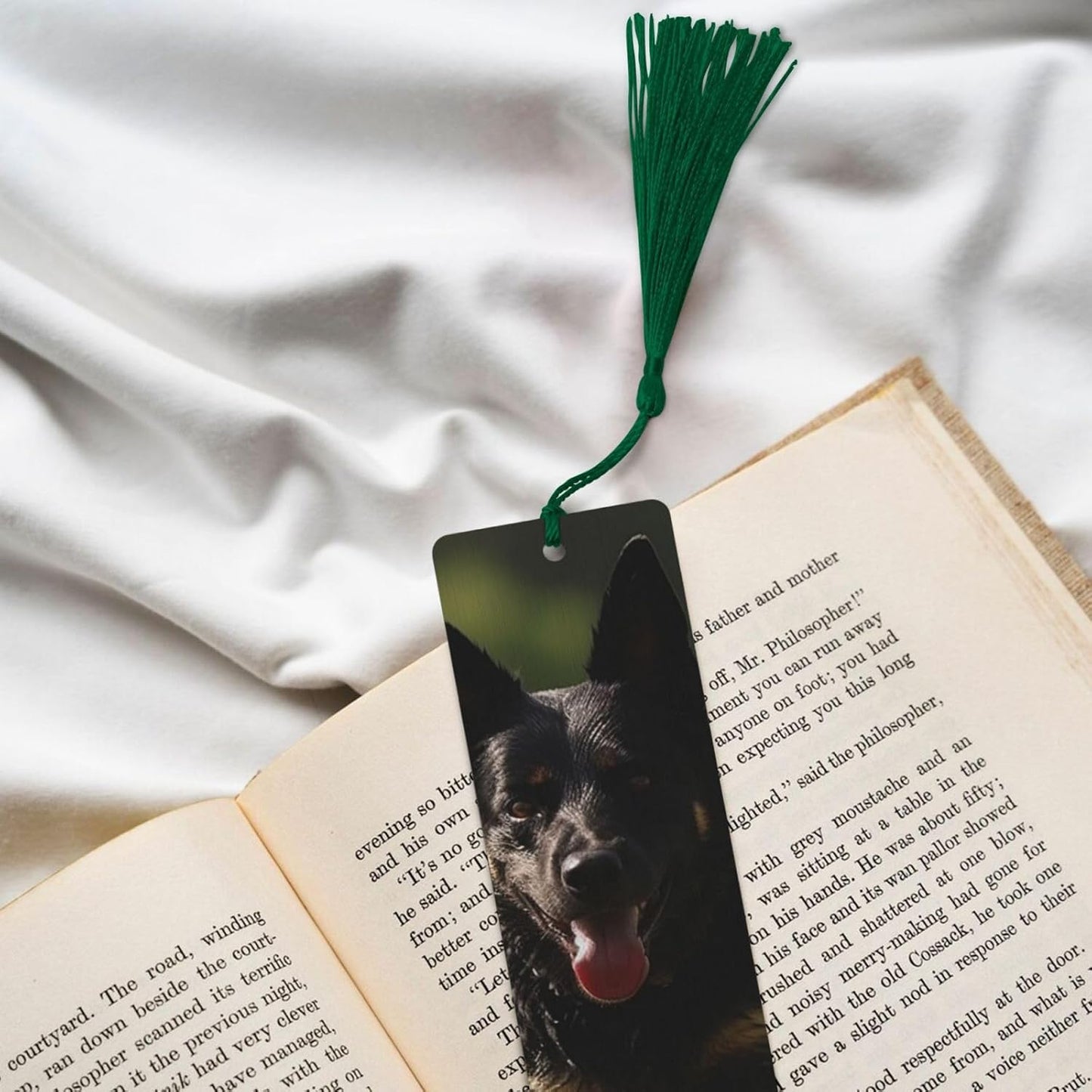 Running Black Dog Bookmarks Gifts for Women Men, Wooden Bookmarks for Book Lovers, Vintage Book Marks Ornaments with Tassel, Unique Personalized Reading Page Markers Dark Green