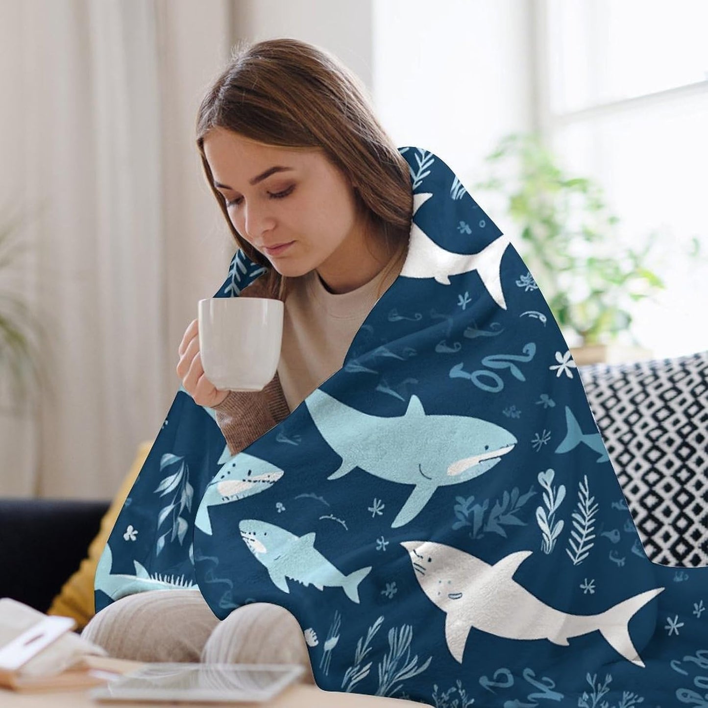 Sharks Blanket Super Soft Lightweight Throw Blanket Cute Cozy Warm Bed Blanket Decorative Fuzzy Blanket All-Season Home Decor Gift for Sofa Couch Living Room 50"*60"（130 * 150cm）