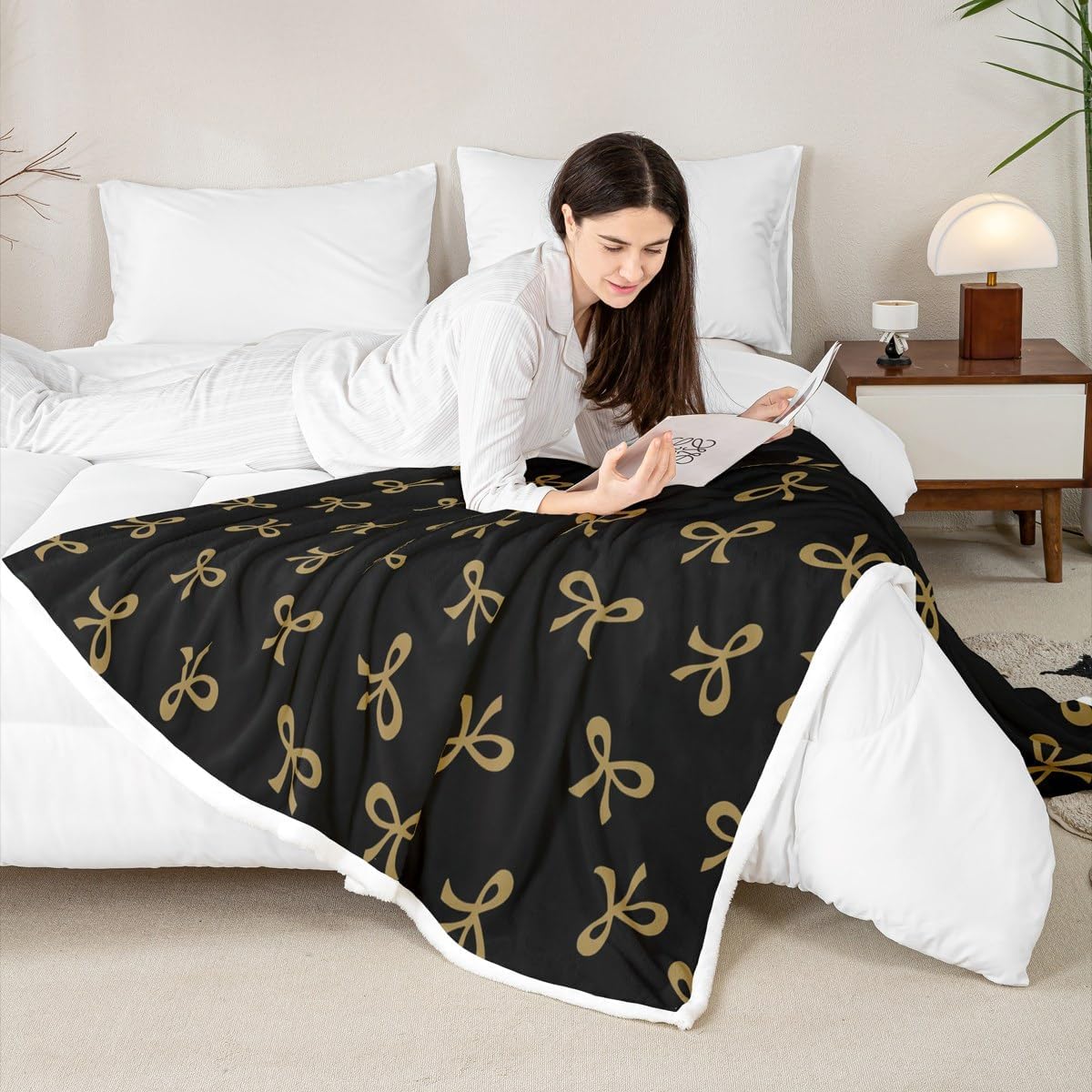 Feelyou Bow Black Gold Fleece Throw Blanket Cute Kawaii Sherpa Blanket for Kids Women Men Plush Fuzzy Ribbon Bow Knot Throw 50"x60" Princess Bowknot Girly for Bed Couch Chair Living Room Bedroom Decor