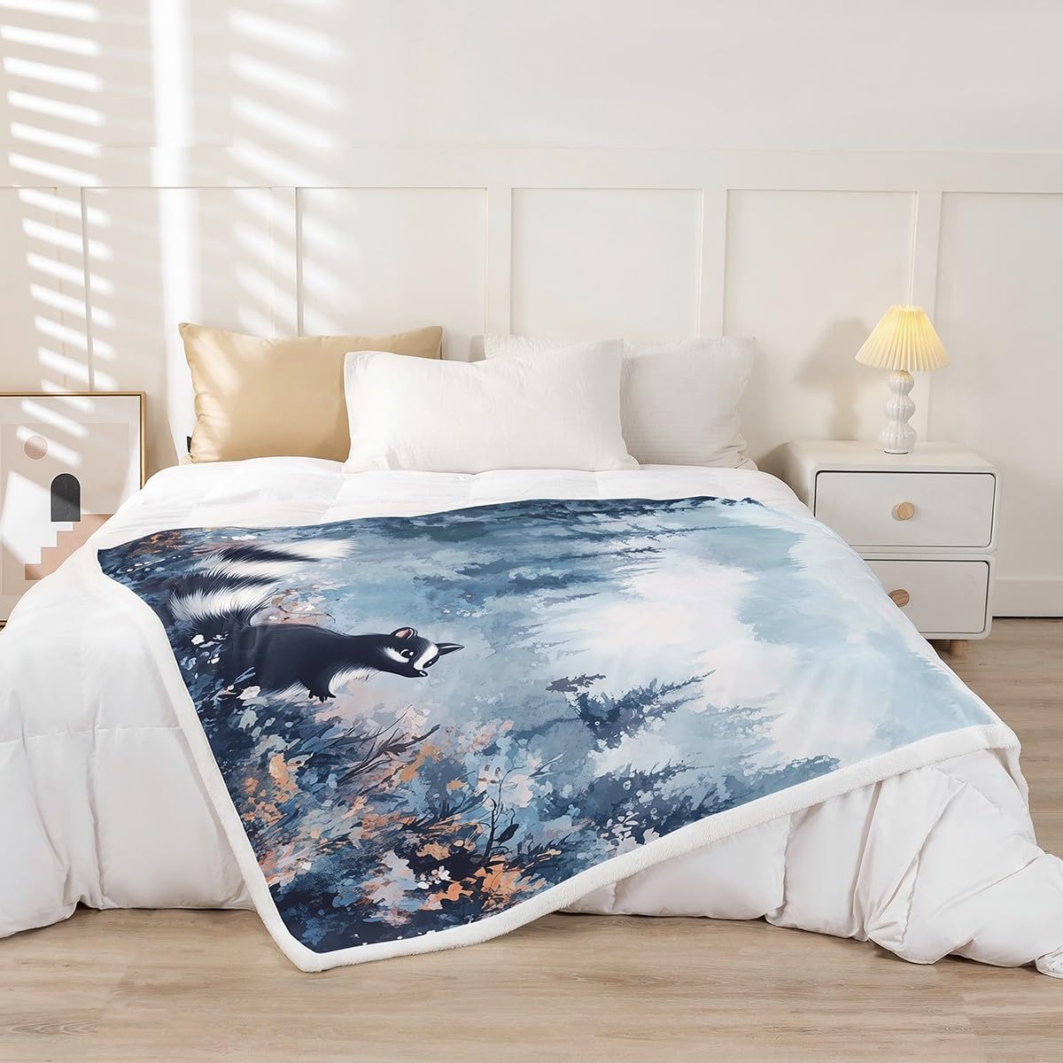 Erosebridal Kids Skunk Throw Blanket Baby Size, Cute Wild Animals Fleece Blanket Smoky Mountain Sherpa Blanket for Boys Girls Teens Adult Women Bedroom, Farmhouse Flower Wildlife Flannel Blanket