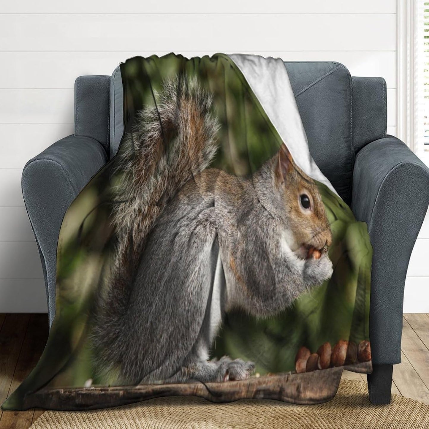 Squirrel Throw Blanket for Couch Super Soft Warm Lightweight Throw Blankets Cozy Flannel Bed Blanket Cute Decorative Blankets for All Seasons Home Decor Gift 60"*80"（150 * 200cm）