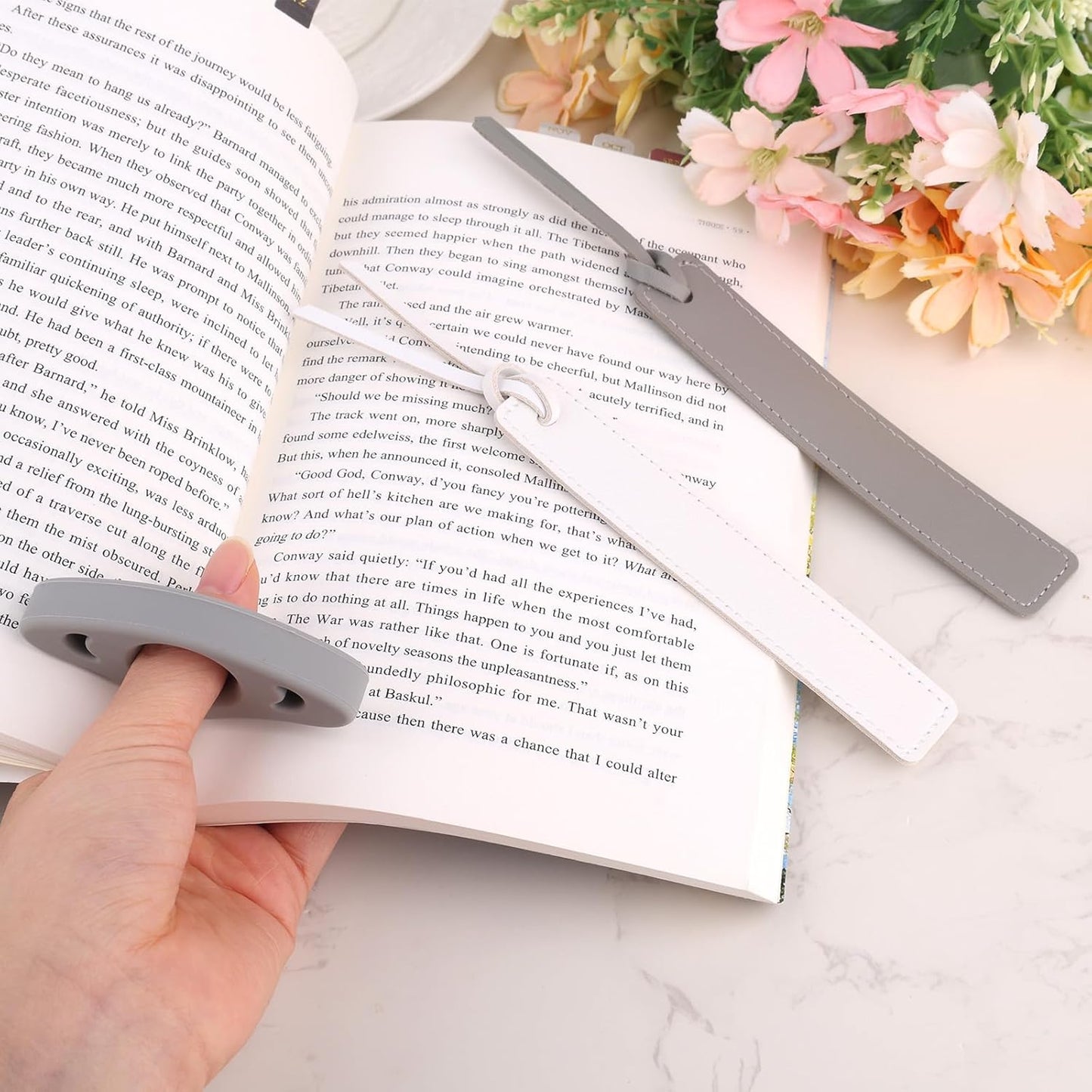 4pcs Book Page Holder Set, Silicone Thumb Page Holder One Handed Finger Read Breathable Waterproof for Reader Bookmark Reading Accessories Gifts for Book Lovers