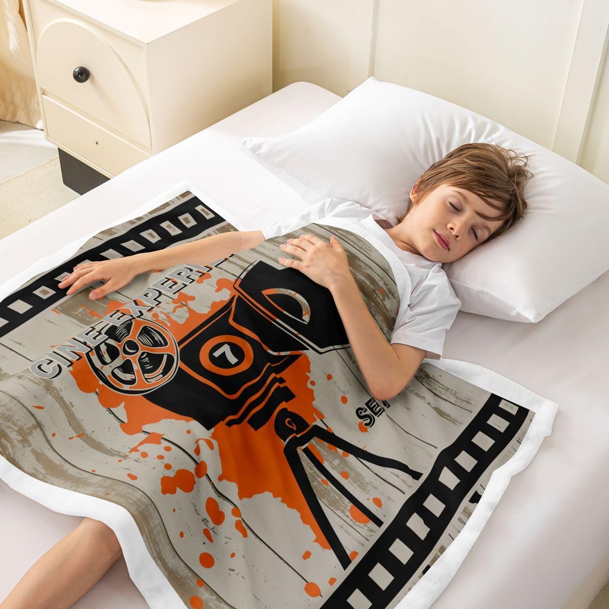 Vintage Cinema Poster Throw Blankets,Movie Theater Fleece Blanket,Kids Girls Boys Adult Film Camera Pattern Fuzzy Blankets Rustic Wooden Print Sherpa Blanket Chair Sofa Bed Decor,30"×40"