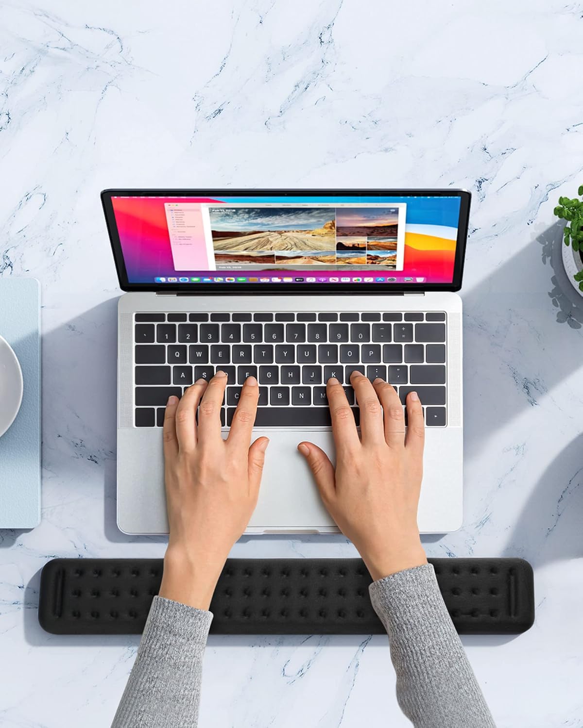 Keyboard Wrist Rest, Wrist Rest for Computer Keyboard, Lekvey Ergonomic Memory Foam Wrist Rest Easy Typing Pain Relief, Anti-Slip Keyboard Pad Wrist Support Cushion for Laptop, Office, Gaming, Black
