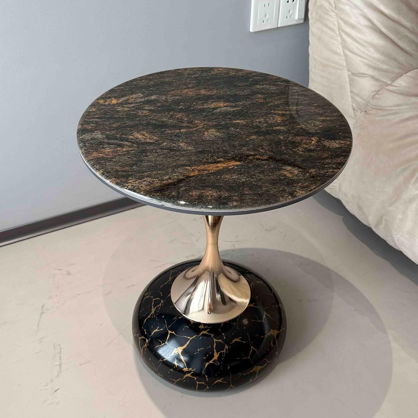 Drink Table, Small Minimalist Accent Table, Multi-Purpose Metal Round Decorative Table, Coffee Table Pedestal Bed Side Table Entryway Table for Living Room
