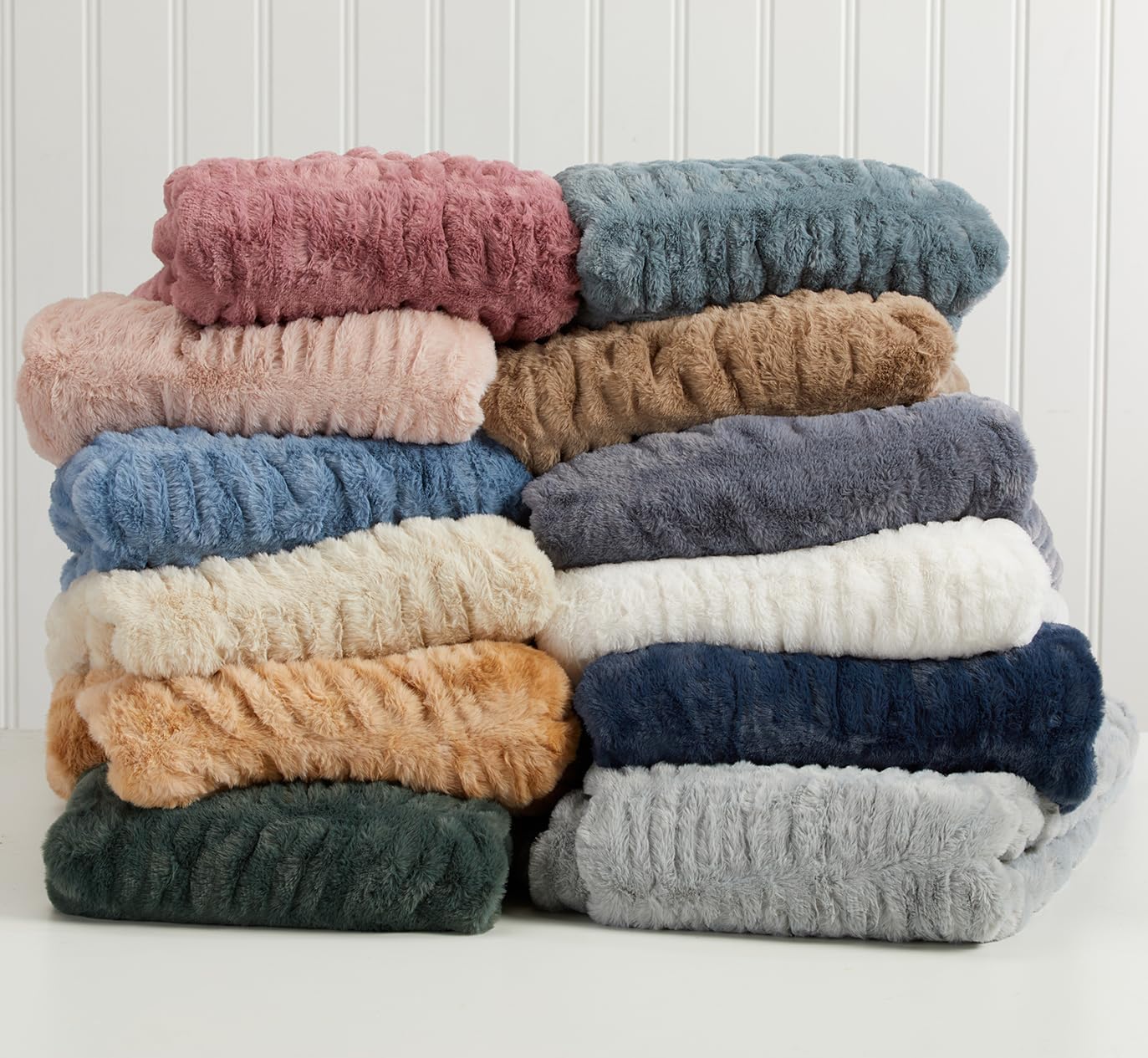 Springtree Home | Luxury Plush Throw Blanket | Pink Throw Blanket | Perfect Blanket for Couch Year Round | Fluffy Micro Fleece | Lily Collection - Rose