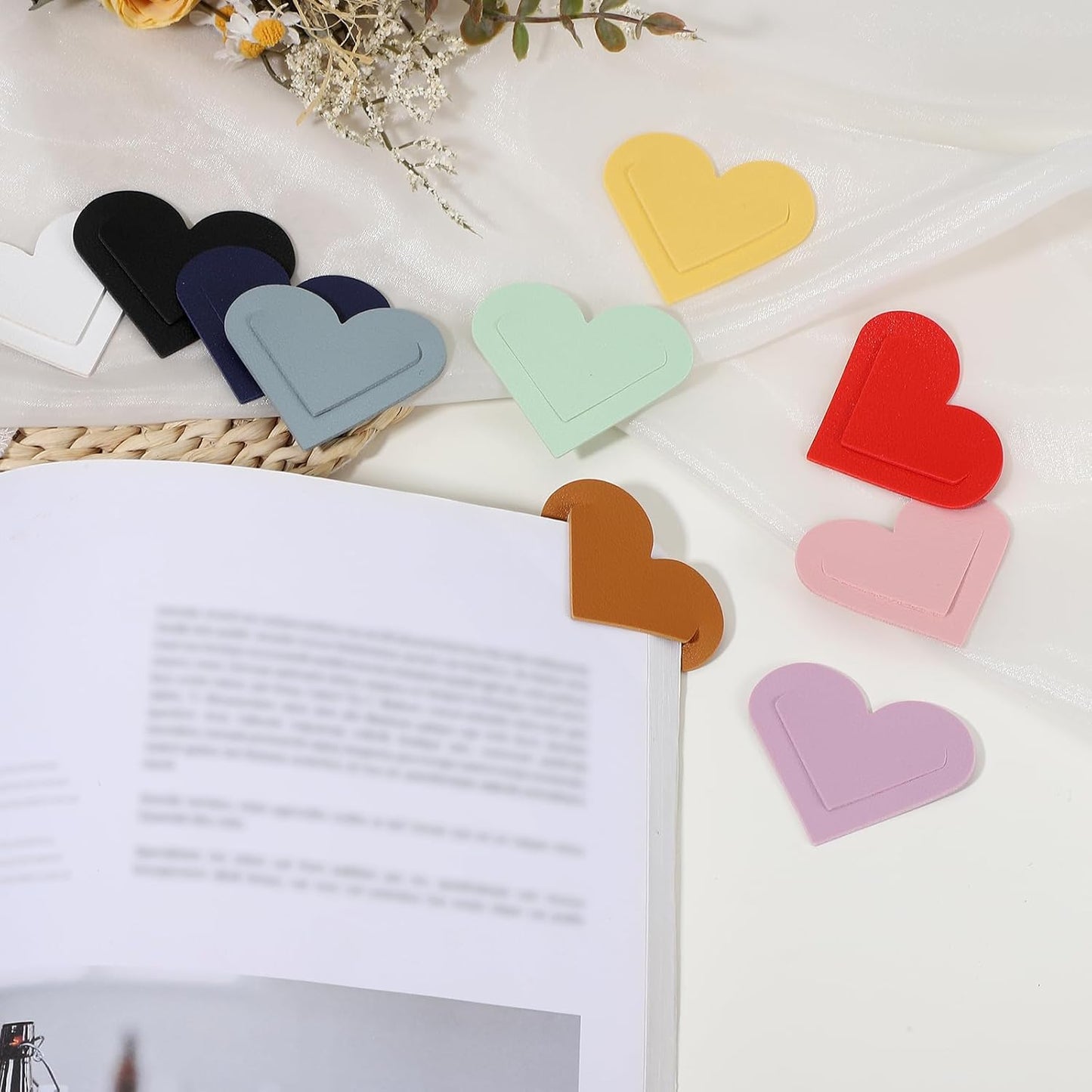 PATIKIL Leather Heart Bookmarks, 10Pcs Cute Corner Page Book Marks Bookmark Clips Book Accessories for Reading Lovers Women Men Teacher Gifts, White