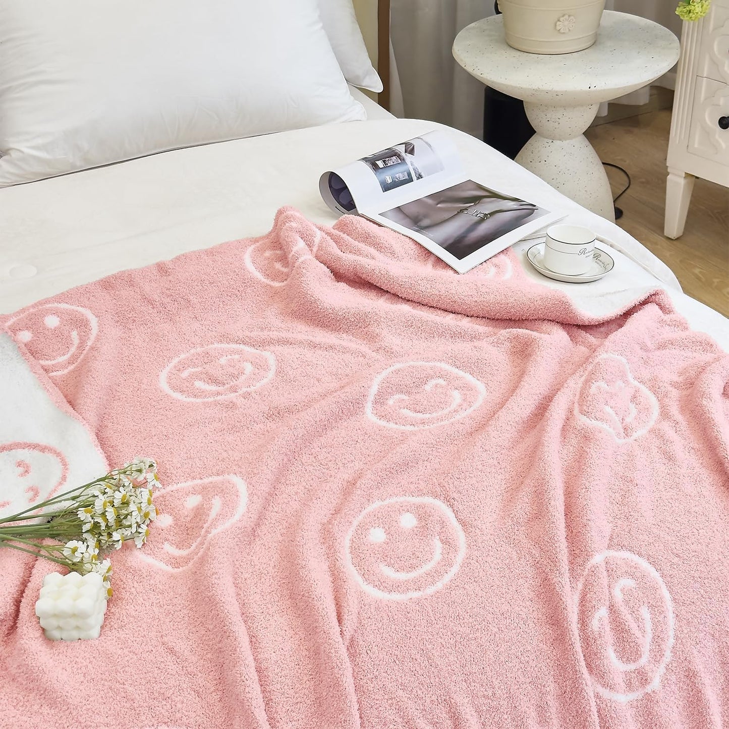 Ultra Soft Cozy Microfiber Smile Face Knitted Throw Blanket Fluffy Fuzzy Double Sided Lightweight Warm Camping Travel Bed Blanket for Couch Bed Sofa 50x60 Inches Pink (Pink)
