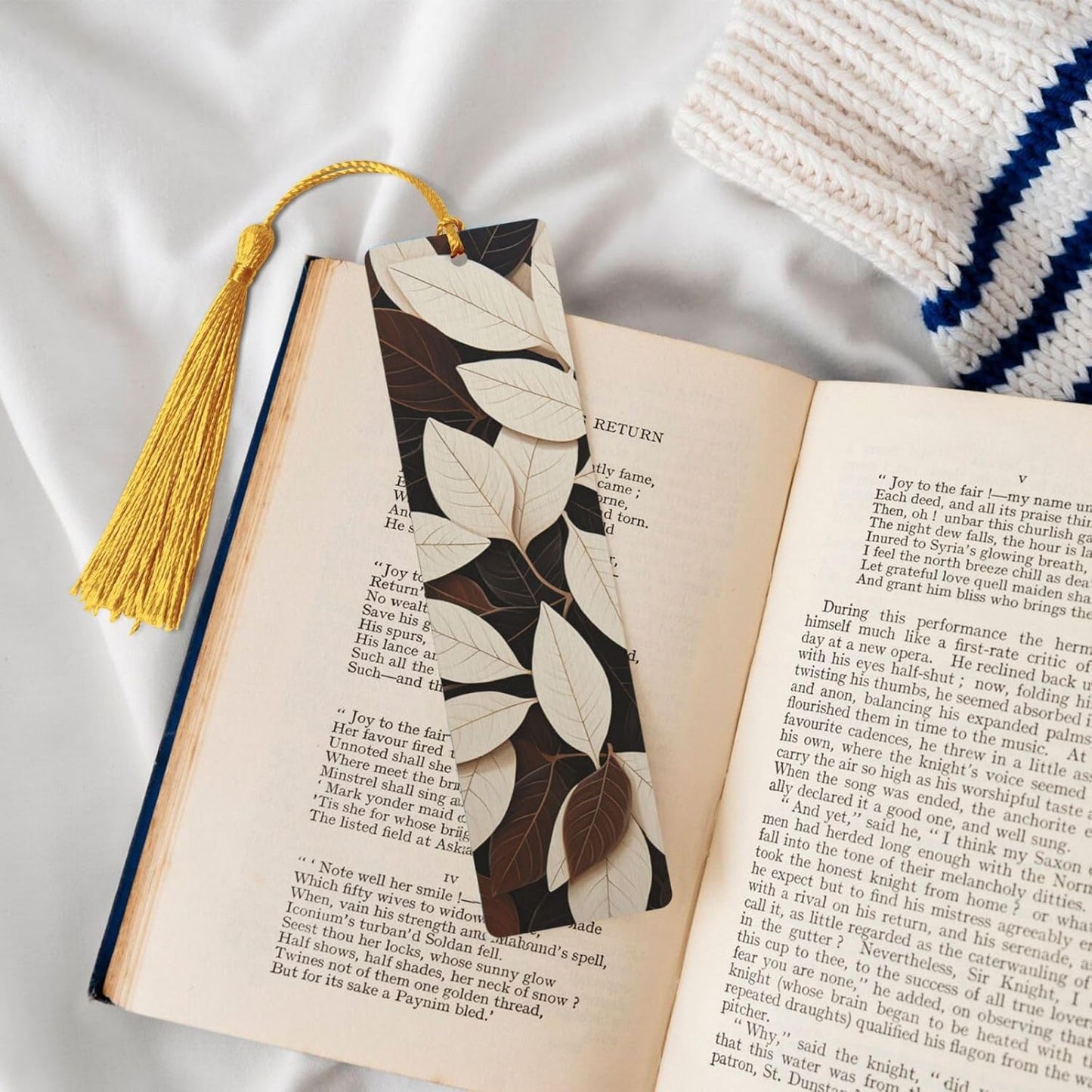 Lots of Leaves Bookmarks Gifts for Women Men, Wooden Bookmarks for Book Lovers, Vintage Book Marks Ornaments with Tassel, Unique Personalized Reading Page Markers Gold