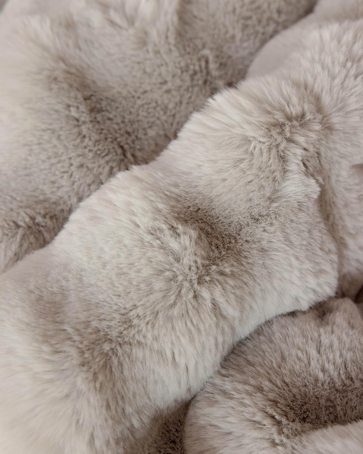 Cozy Earth Bubble Cuddle Blanket - Faux Fur Ultra-Soft Luxury Throw Blanket - Comfortably Weighted Design for Lounging or Sharing - Machine Washable - Light Grey Oversized Throw 80" x 60"