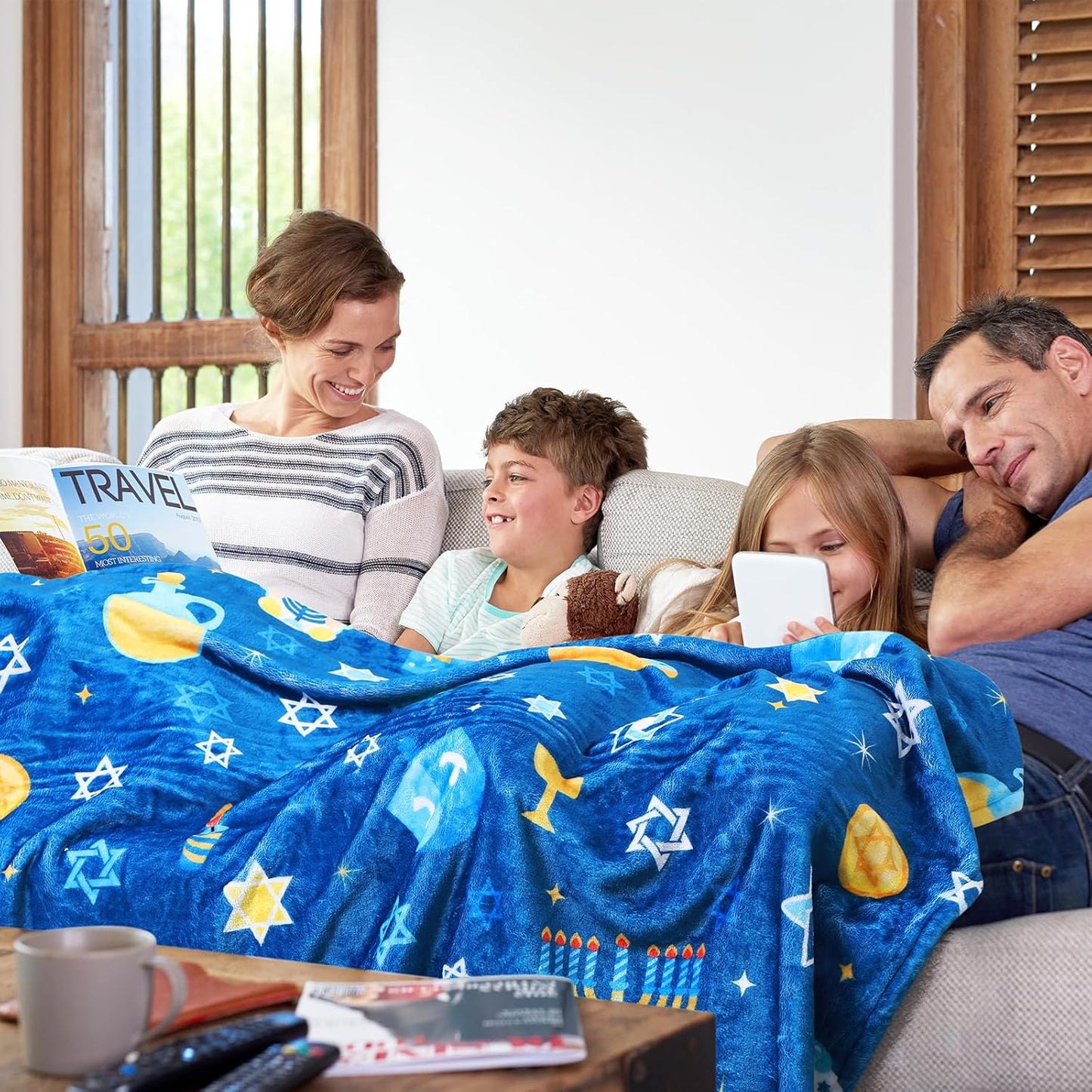 Vansolinne Hanukkah Throw Blanket 50x60 Inch Soft David Star Menorah Dreidel Flannel Chanukah Blanket Jewish Holiday Throw for Sofa Couch Bed Cozy Plush