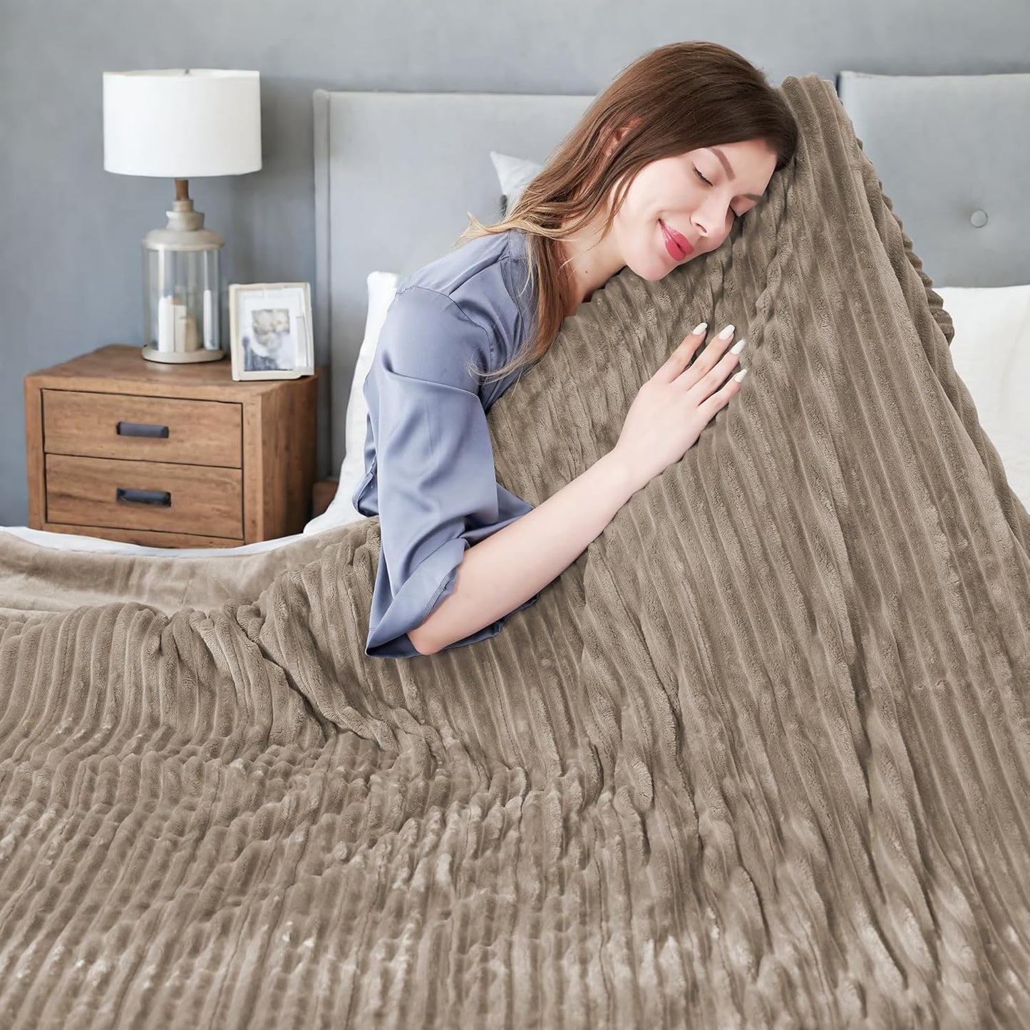 Electric Blanket 84"x90" Queen Size Heated Blanket with 10 Heat Settings & 1-12 Hours Auto-Off,Reversible Cozy Silky Flannel Fabric Warm Blanket Large Size for Full Body - Camel
