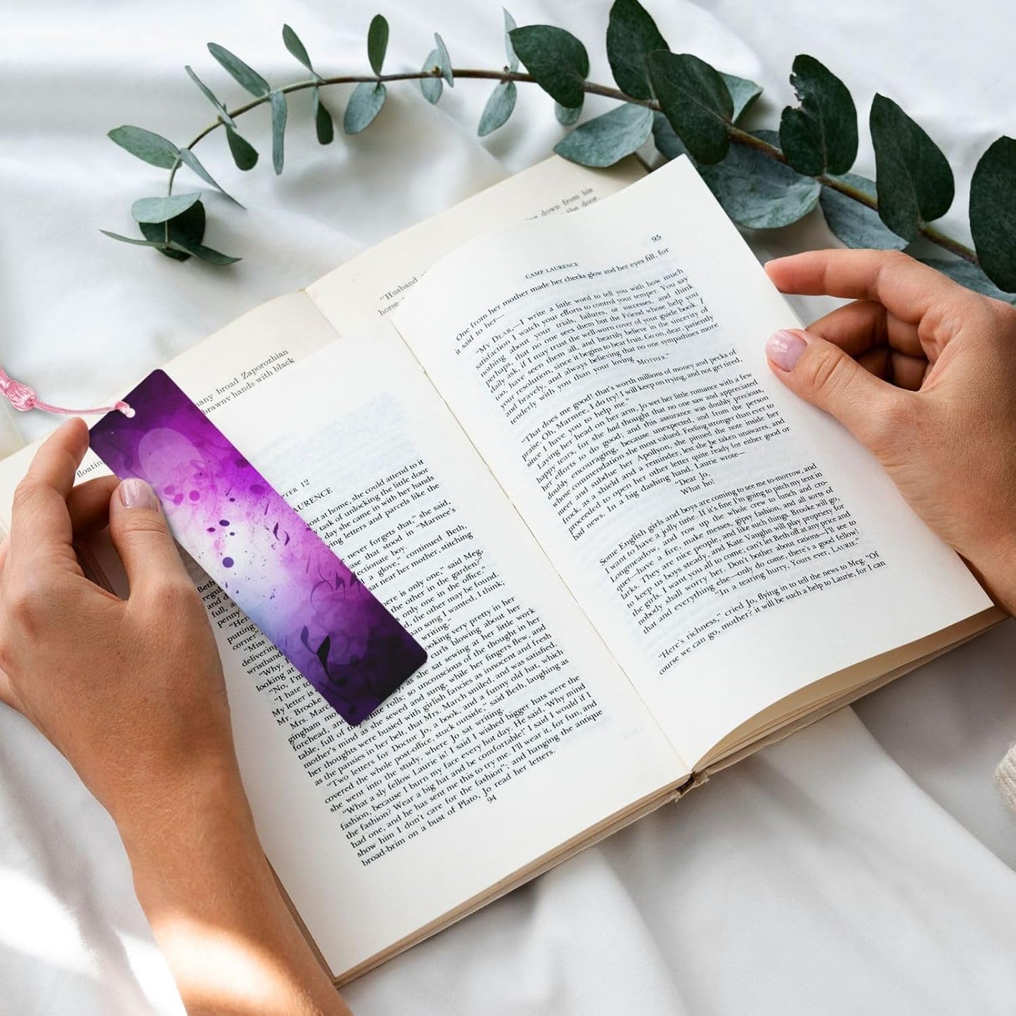 Purple Gradient Background Bookmarks Gifts for Women Men, Wooden Bookmarks for Book Lovers, Vintage Book Marks Ornaments with Tassel, Unique Personalized Reading Page Markers Pink