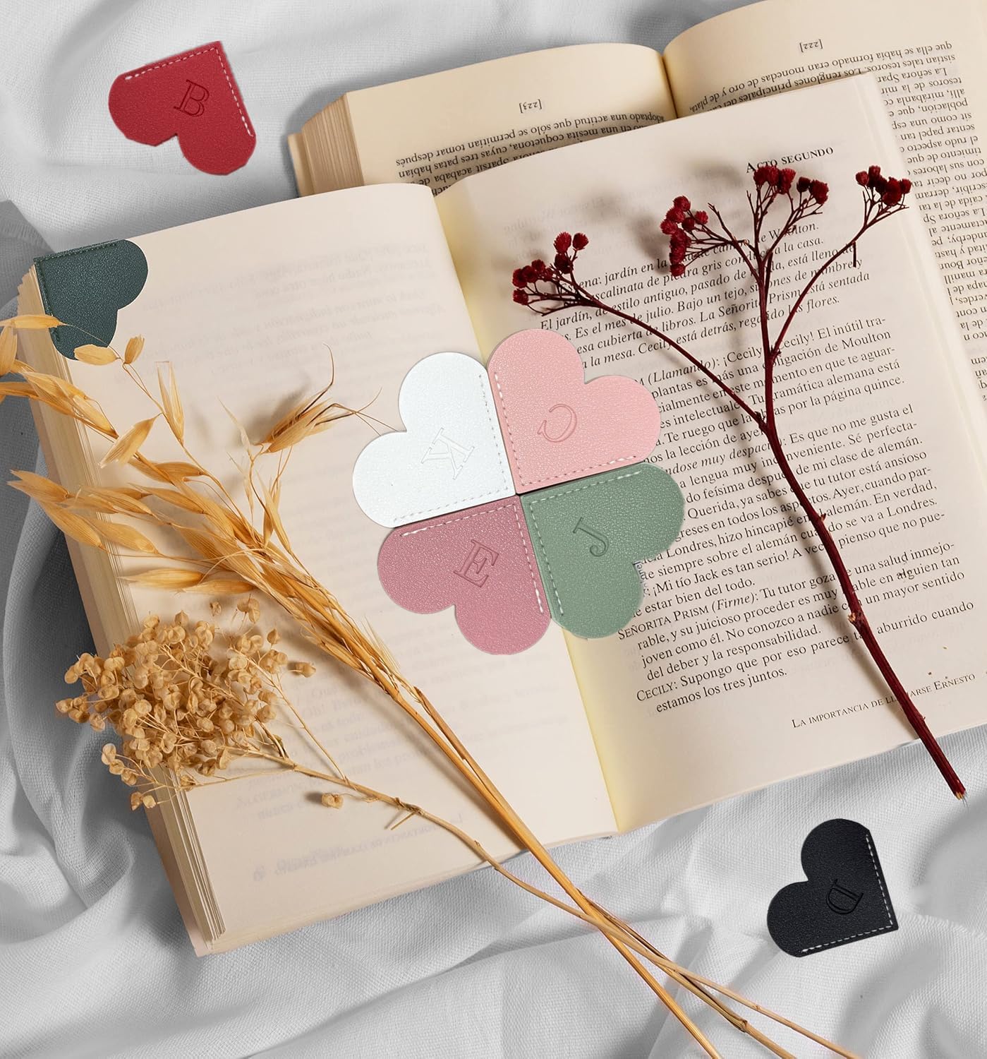 4Pcs Personalized Leather Heart Bookmark26 Letters Customized Corner Book Mark for Reading, Book Holder Markers with Initials Page Accessories Cute Gifts (Light Pink+Deep Pink+Green+Light Brown, A)