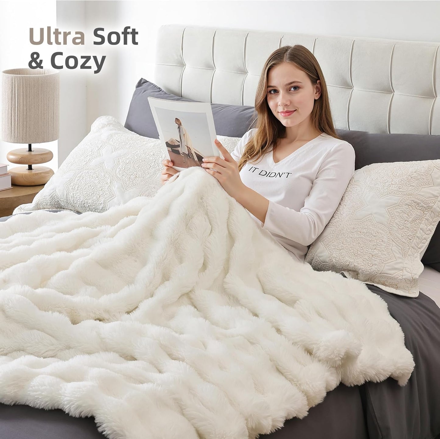 Smoofy Faux Fur Throw Blanket for Couch – Cream White Fluffy Cozy Rabbit Fleece, Plush Soft Bubble Blanket for Sofa & Bed, for Mom, Warm Fuzzy Home Room Decor Throw 50" x 60"
