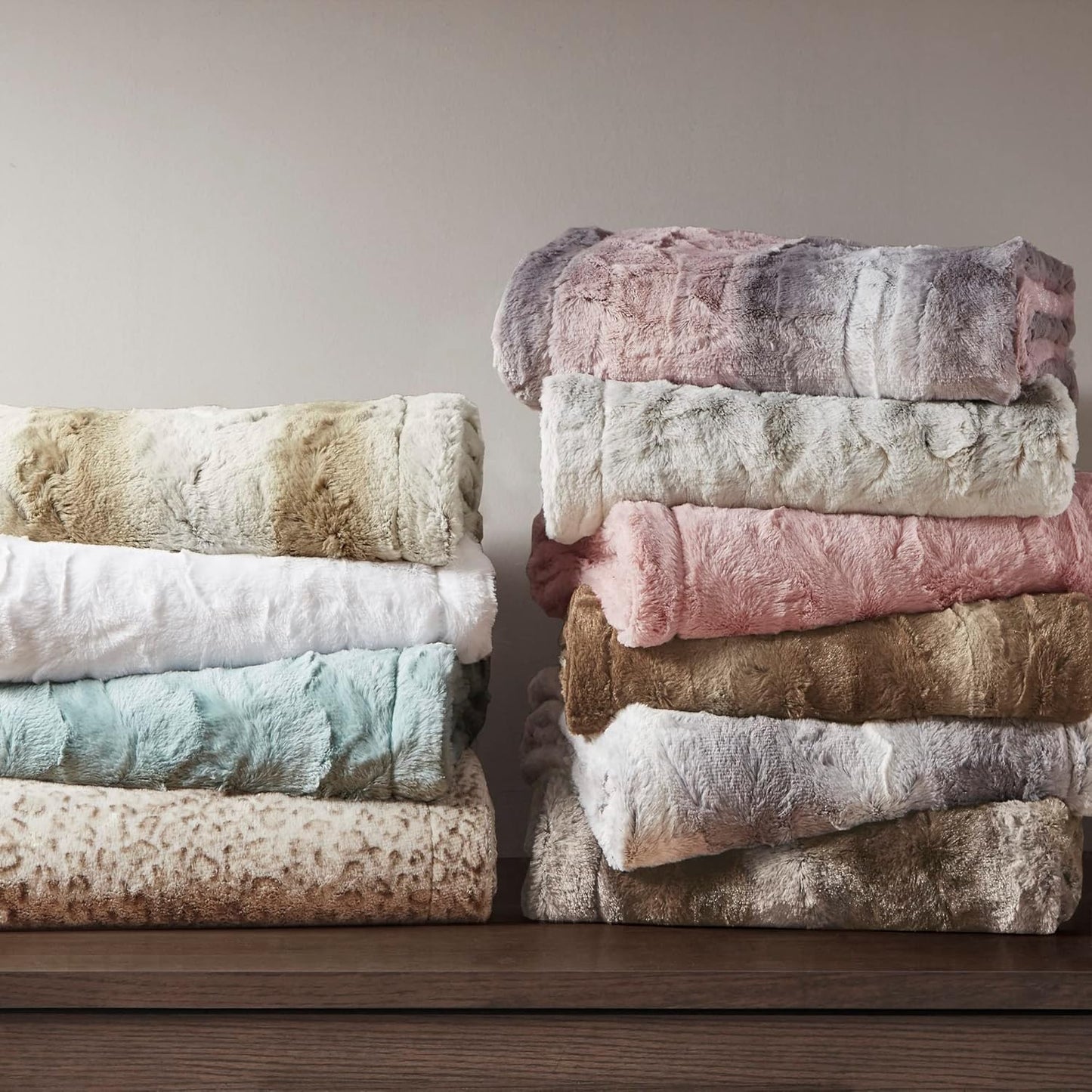 Madison Park Zuri Soft Plush Luxury Oversized Faux Fur Throw Animal Stripes Design, Faux Mink On The Reverse, Modern All Seasons Blanket for Bed, Sofa Couch, Office, Blush, 60x70