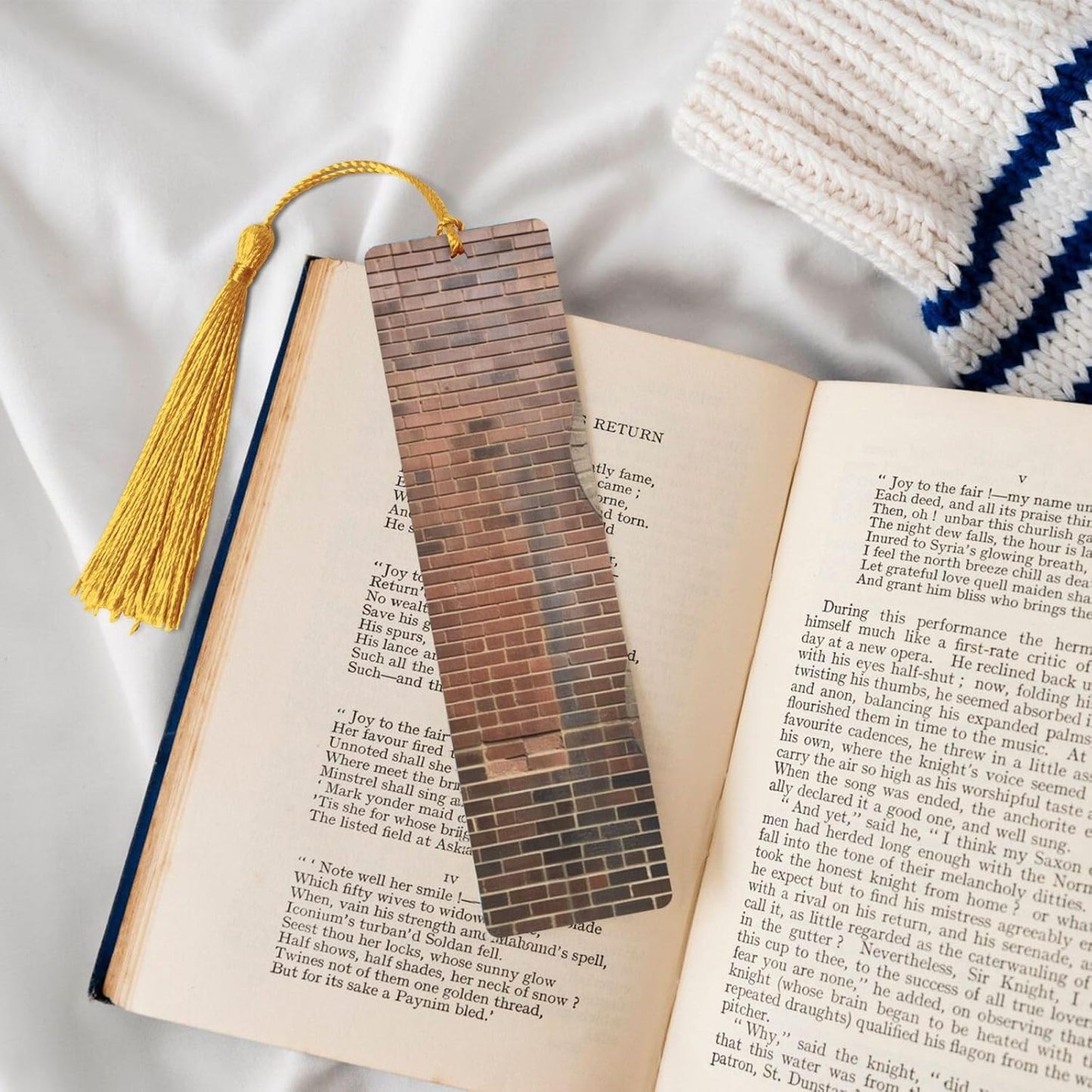 Vents in Brick Wall Bookmarks Gifts for Women Men, Wooden Bookmarks for Book Lovers, Vintage Book Marks Ornaments with Tassel, Unique Personalized Reading Page Markers Gold