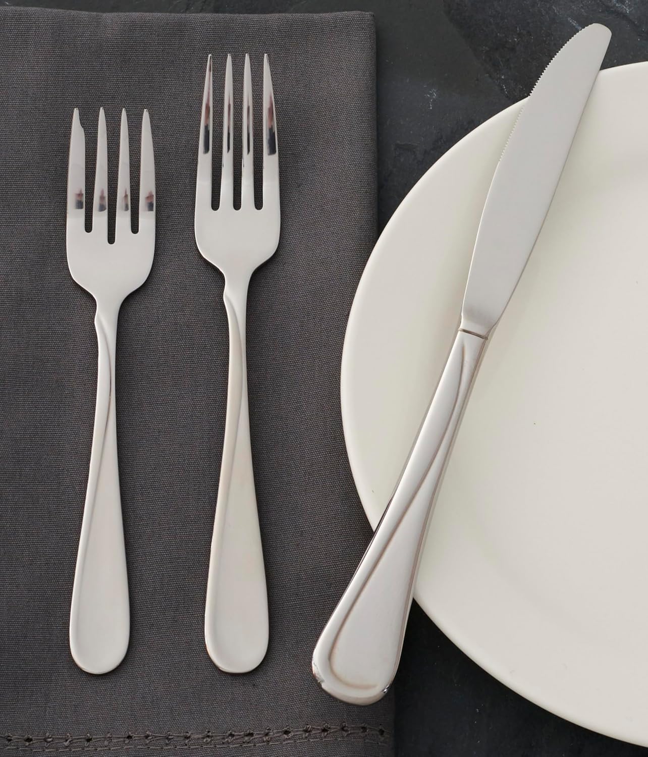 Oneida Silverware Set, Flight Everyday Flatware Dinner Knives Set, Service For 6, 18/0 Stainless Steel, Rust Resistant, Dishwasher Safe, Mirror Finish, Utensils Sets, Dinner Knife (Silver 6 Piece)