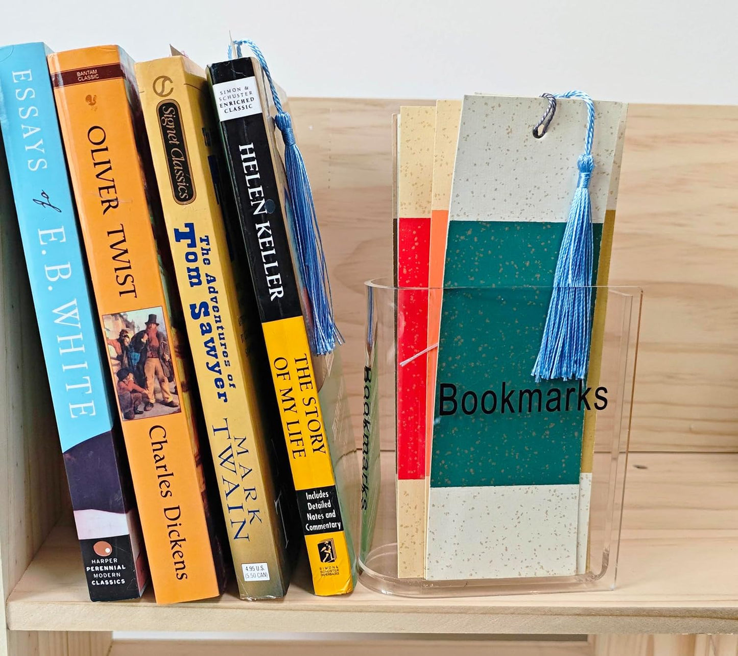 Book Shaped Bookmark Holders Home Office Desk Bookmark Holder Ornaments Gift for Friends Decor Personalized Gifts Storage Box for Bookmark (Transparent)