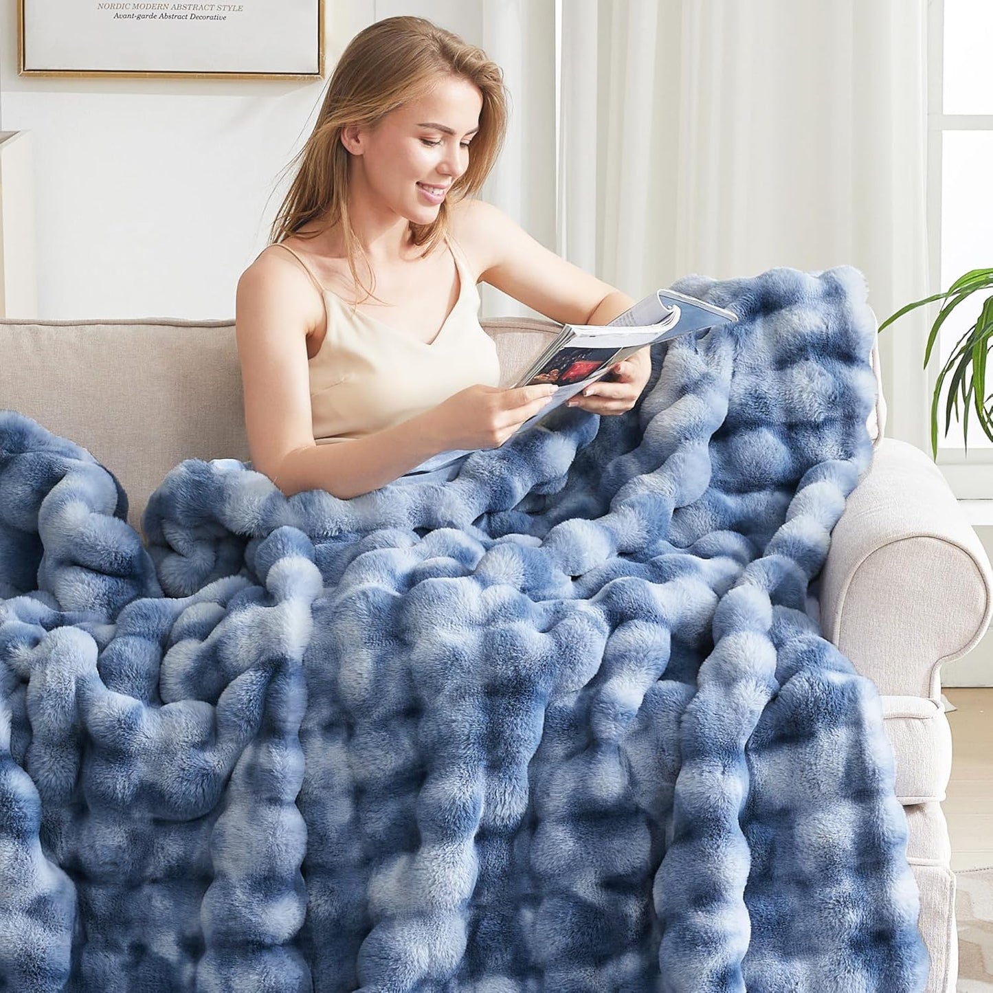 Ultra Plush Bubble Faux Rabbit Fur Blanket – 950GSM Thick Fluffy Throw Blanket for Bed, Couch, Sofa, or Gift, 50" × 60", Tie-dye Blue