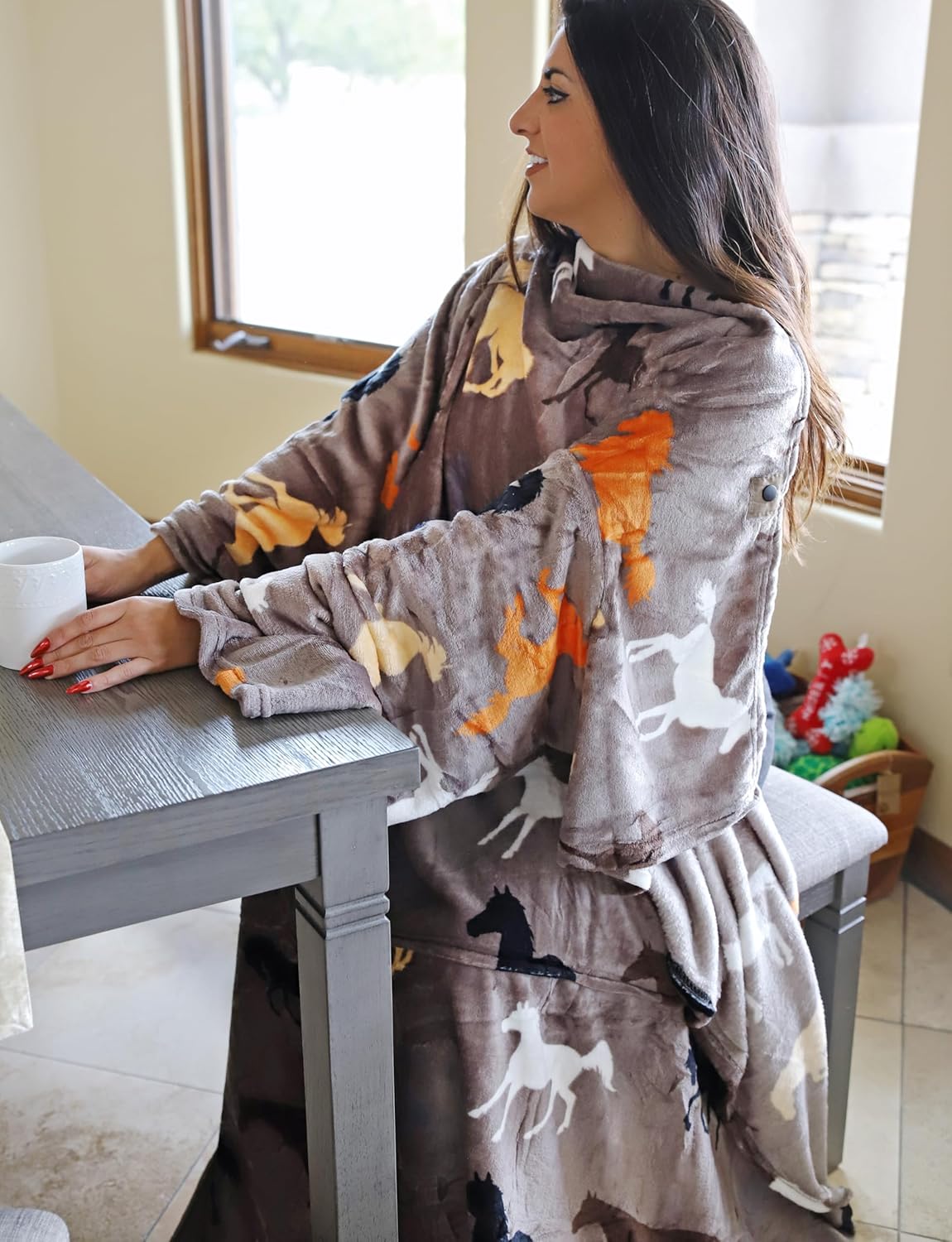 Solaris Wearable Horse Pattern Blanket with Sleeves, Super Soft Warm Snuggy Body TV Throw Blanket for Home Office Lounge, Horse Gift for Adult Women Men