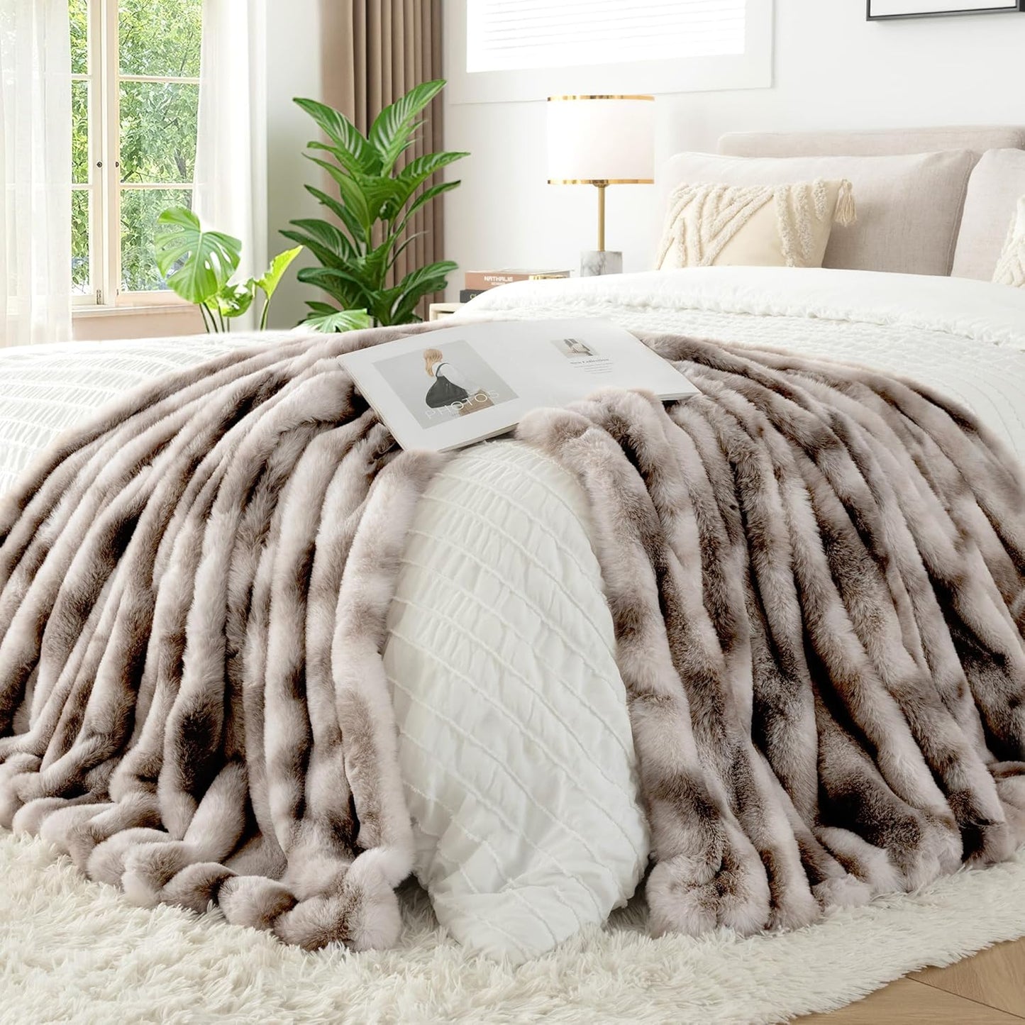 Touchat Luxury Faux Rabbit Fur Throw Blanket for Couch, Super Heavy Warm Cozy Blanket for Sofa Bedroom Living Room, Ultra Soft Fluffy Reversible Plush Blanket for Home Decor Gifts, Tie-dye Coffee