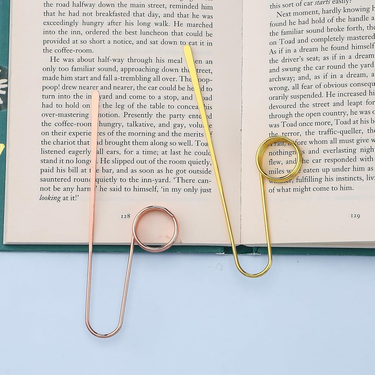 2 Pcs Book Holder Ring Bookmark Metal Copper Thumb Book Page Holder Finger Ring Opener for Lovers Reading Gifts, Women, Men, Light Weight Opener Tool Reading Accessories