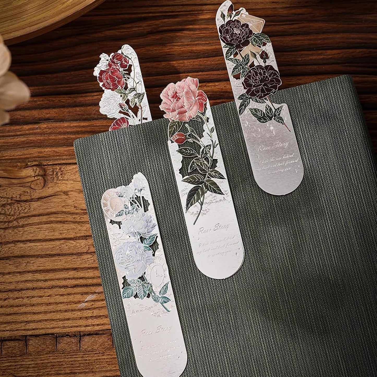 Snycler 4PCS Romantic Flower Hollow Metal Bookmarks - Elegant Book Clips & Clasps for Reading, Exquisite Design, ExquisiteGift for Book Lovers（Romantic-2）
