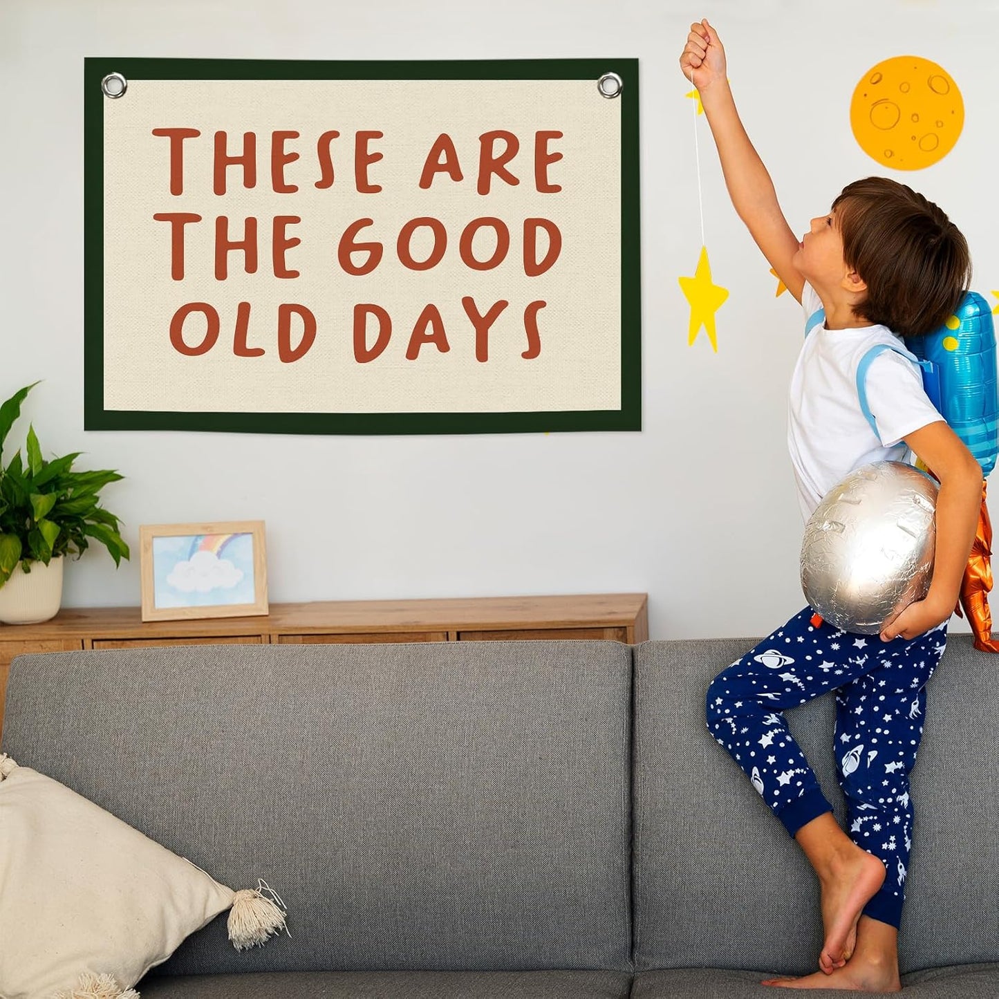 These Are The Good Old Days Banner, Trendy Retro Motivational Room Decor, Nostalgic Inspirational Canvas Flag Wall Hanging Decor Art for Home Living Room Playroom 20x30in