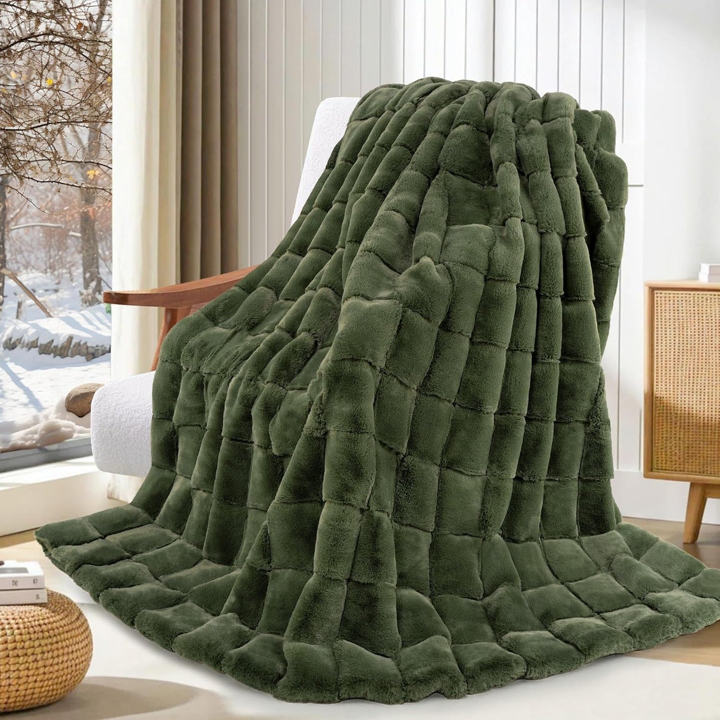 Touchat Faux Fur Blanket Twin Size, Luxury 1000GSM Ultra Thick Warm Rabbit Blanket for Couch Bed Sofa, 3D Checkered Pattern Soft Winter Heavy Minky Blankets for Women Christmas Birthday Gift, Green