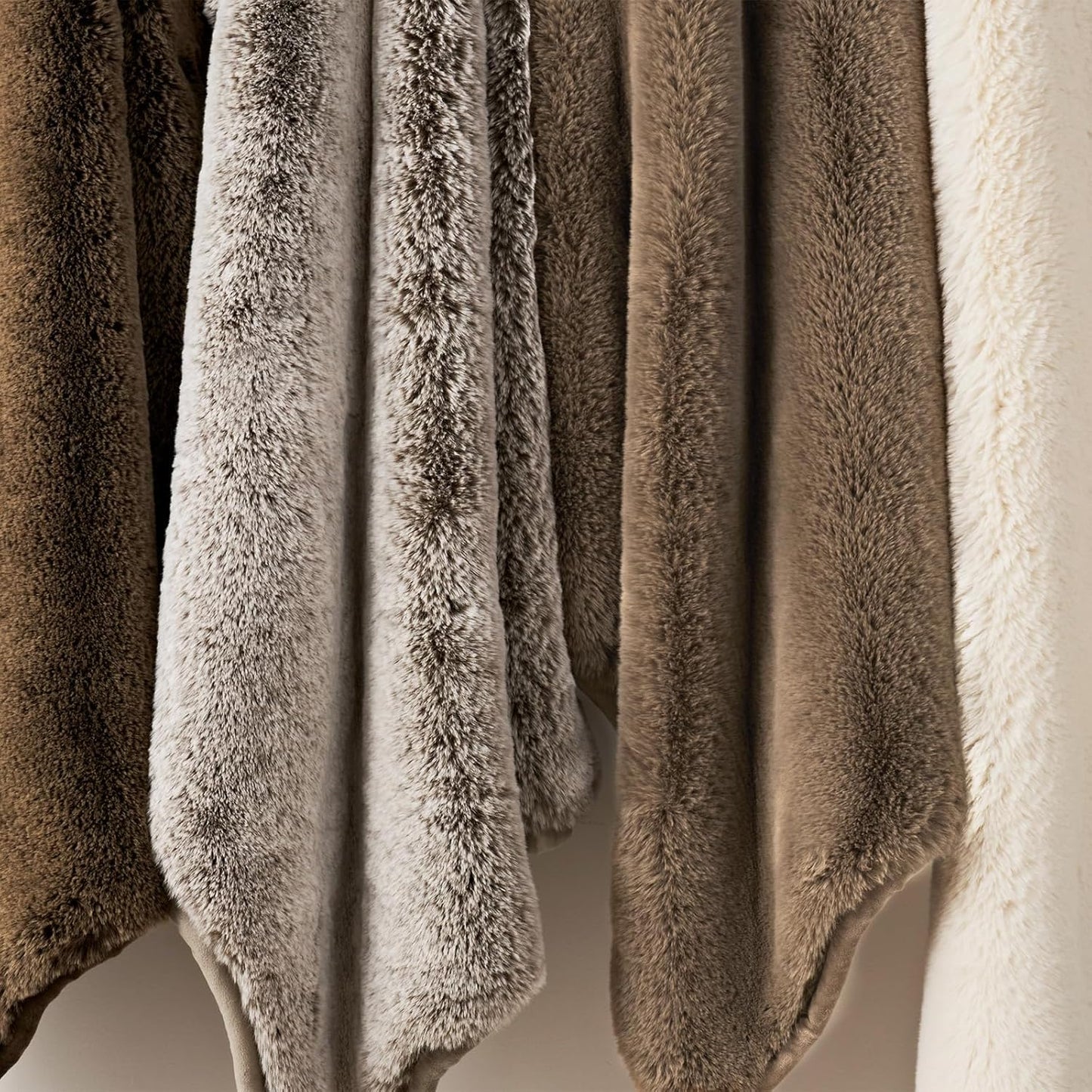 EVERGRACEHOME Luxury Soft Faux Chinchilla Fur Throw Blanket for Couch, Warm Thick Heavy Winter Throw Blanket 1220GSM for Bed, Fluffy Cozy Mink Blanket with Reversible Velvet, Arctic White, 50"x60"