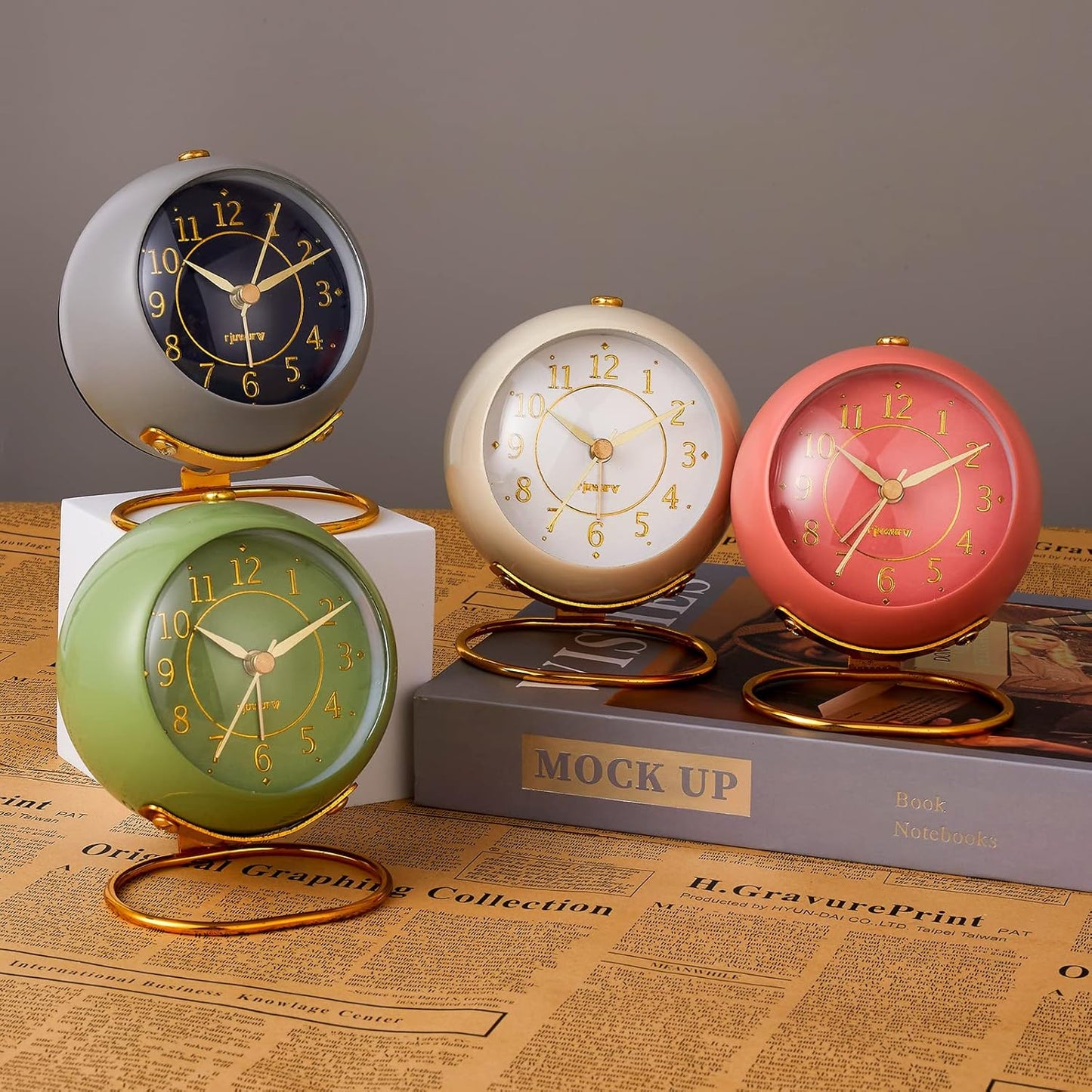 Metal Desk Clock, Retro Bedroom Table Vintage Analog Alarm Clock, Silent Non-Ticking Gold Clock, Bedside Décor(Olive-Green)
