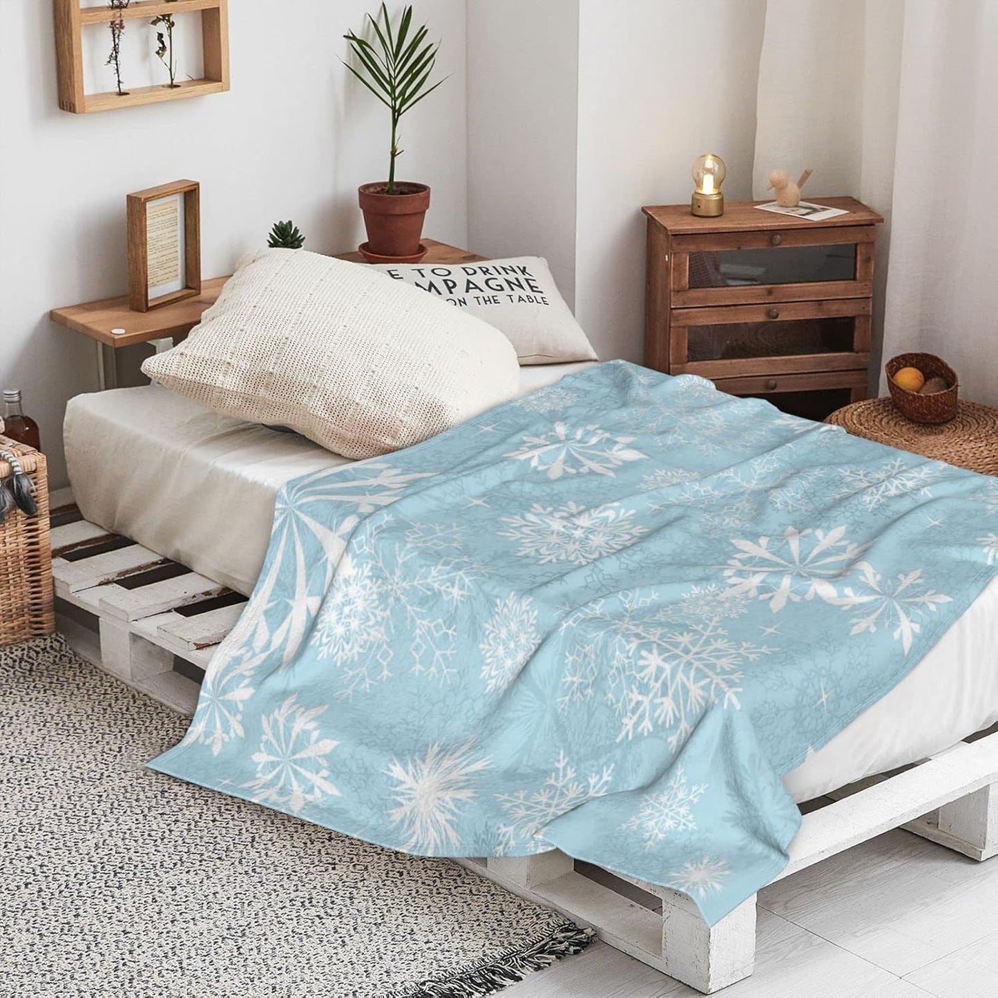 Christmas Throw Blanket for Couch Sofa Blue Snowflake Soft Warm Cozy Fleece Holiday Throw Blanket, Home Decor, Lightweight 40x50 Inches