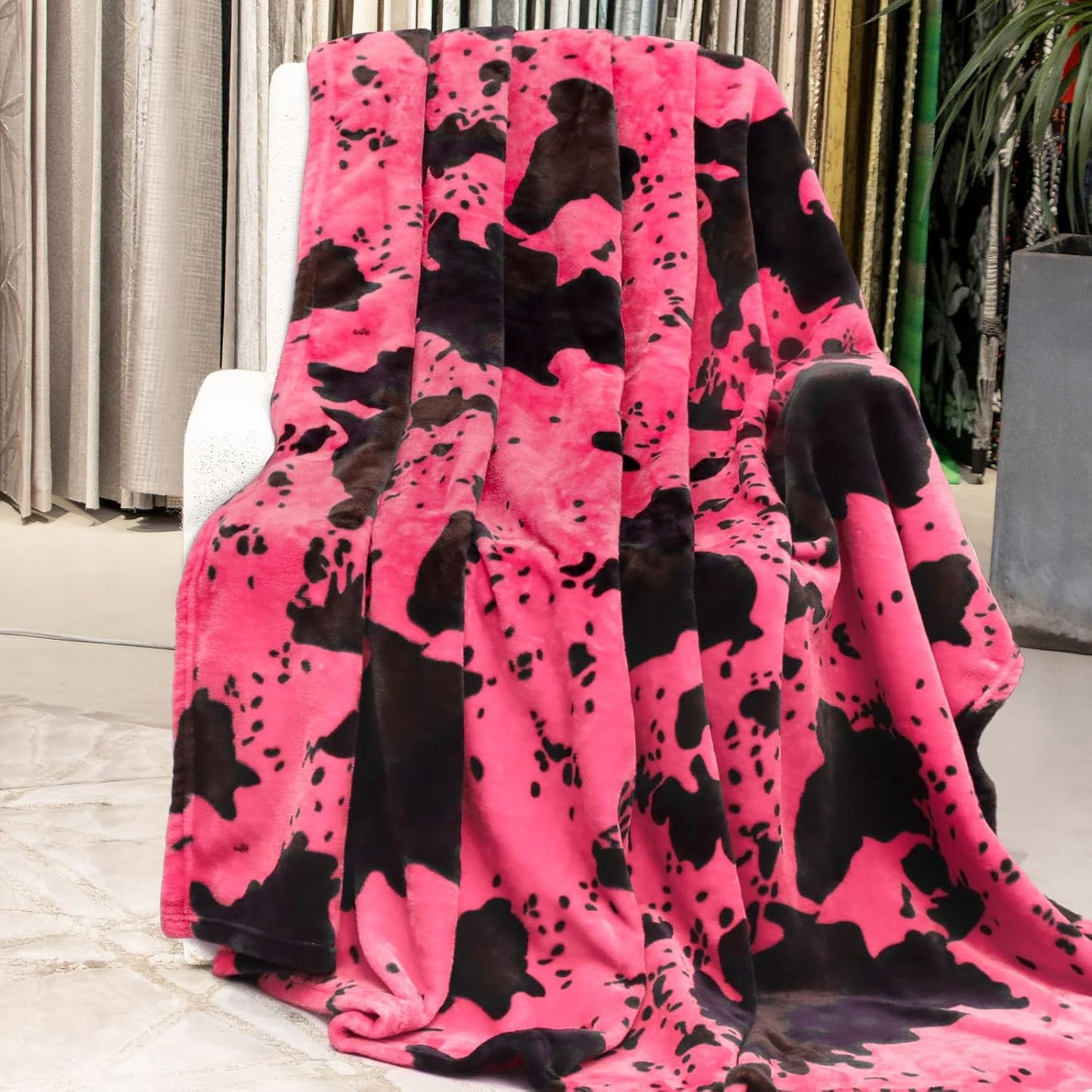 Hot Pink Throw Blanket for Women, Soft Warm Cozy Fleece Blanket for Teenage Girl Dorm Bedroom Y2K Room Decor, Cute Pink Gifts for Birthday, Graduations, Mother’s Day & Easter, 50x60 Inches
