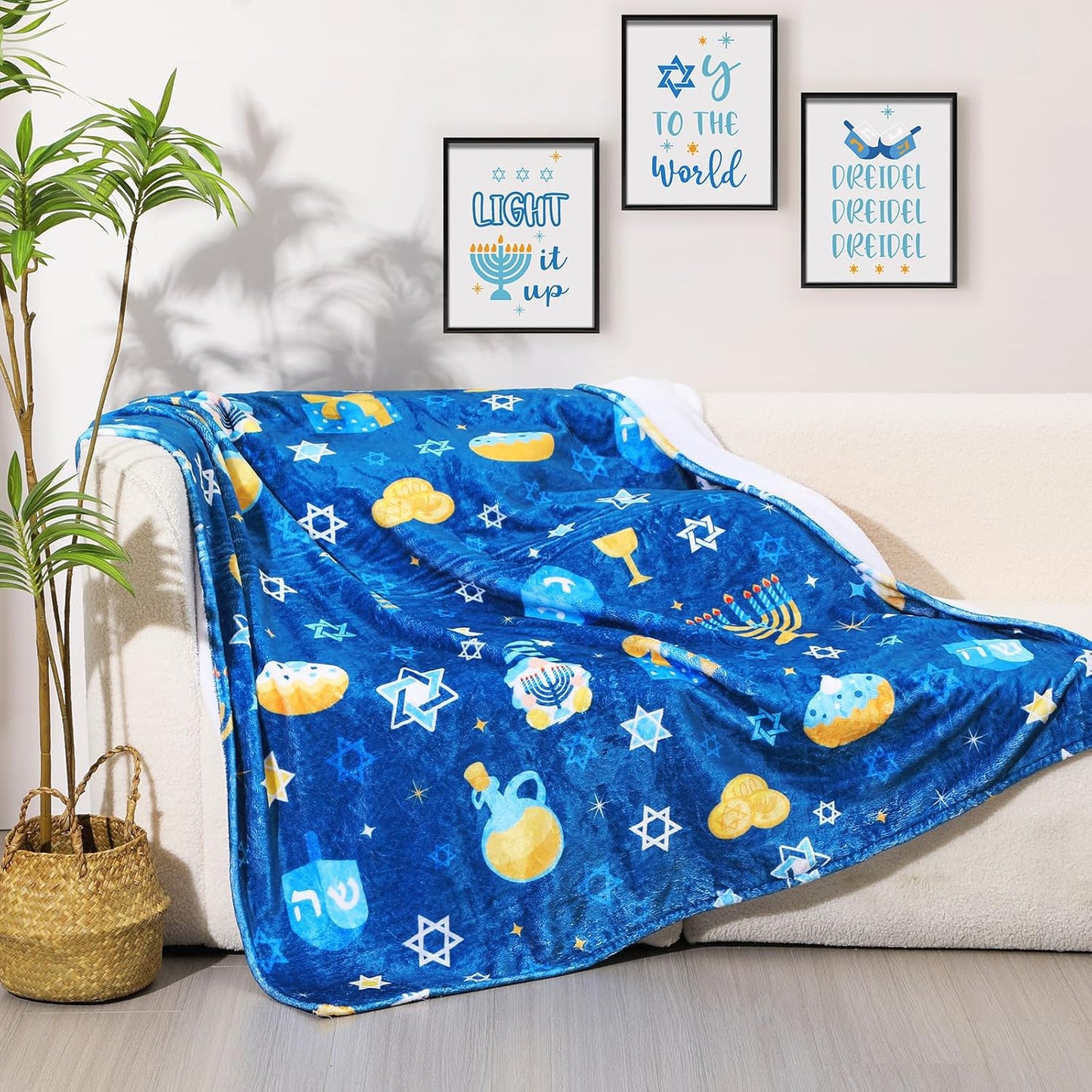 Vansolinne Hanukkah Throw Blanket 50x60 Inch Soft David Star Menorah Dreidel Flannel Chanukah Blanket Jewish Holiday Throw for Sofa Couch Bed Cozy Plush