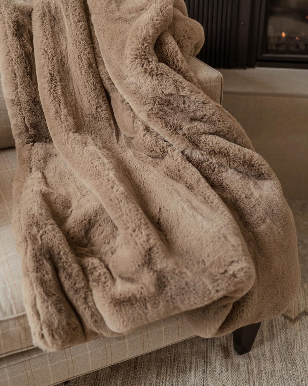 Cozy Earth Cuddle Blanket - Faux Fur Ultra-Soft Luxury Throw Blanket - Thick & Cozy Oversized Design for Lounging or Sharing - Machine Washable - Oversize Throw 80" x 60" Walnut