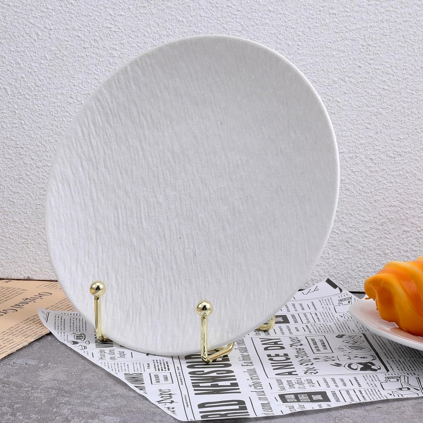 1 Pcs 3.5 Inch Plate Holder Easel Display Stand Table Top Display Metal Frame Holders Decorative Plate for Book Picture Photo and Platter (Gold)