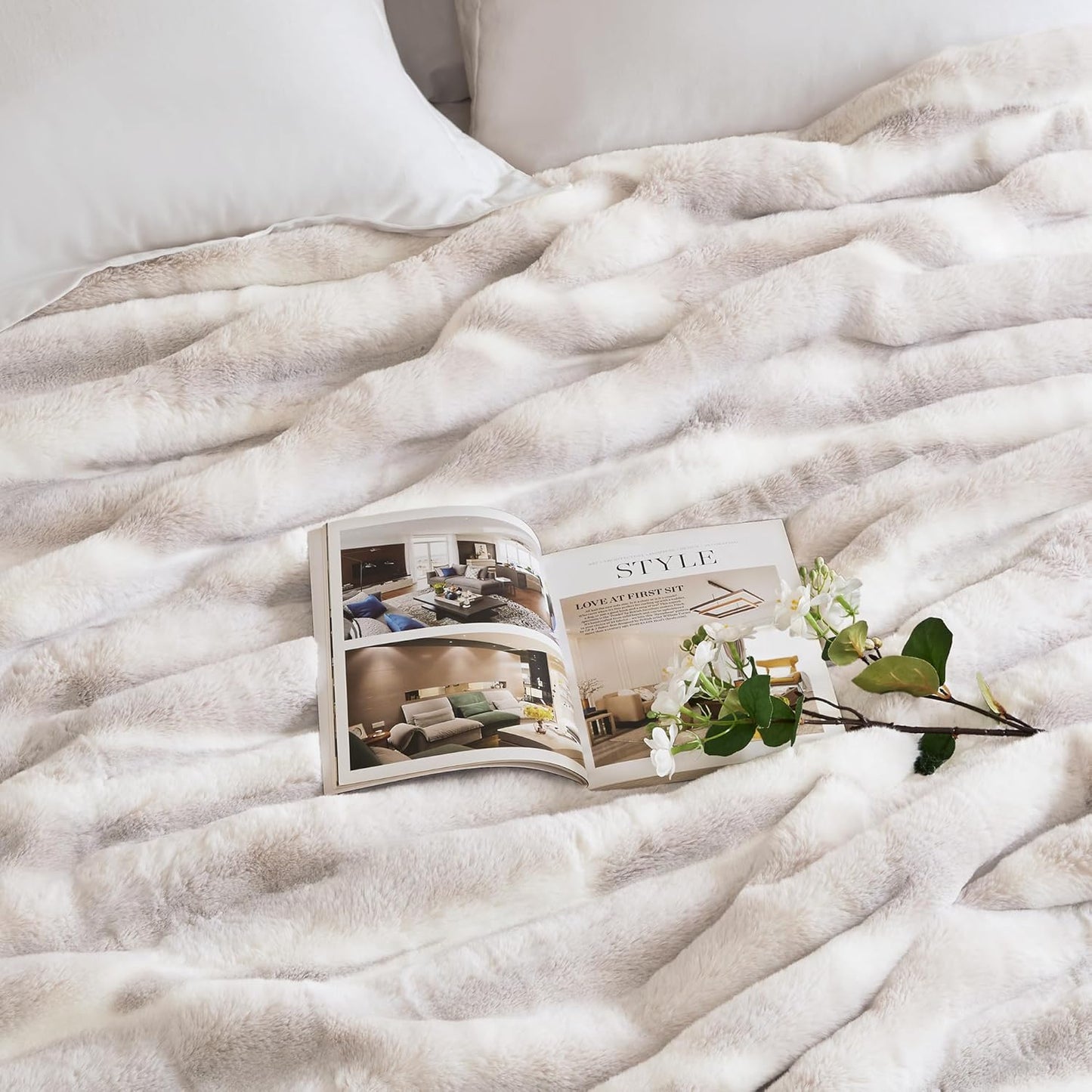 Hyde Lane Ultra Soft Plush Throw Blanket, Fuzzy Faux Rabbit Fur Throws, Luxury Cozy Fluffy Blankets for Sofa, Couch, Living Room Decor, Warm Gift for Women, Frost Fox, 50"x60"