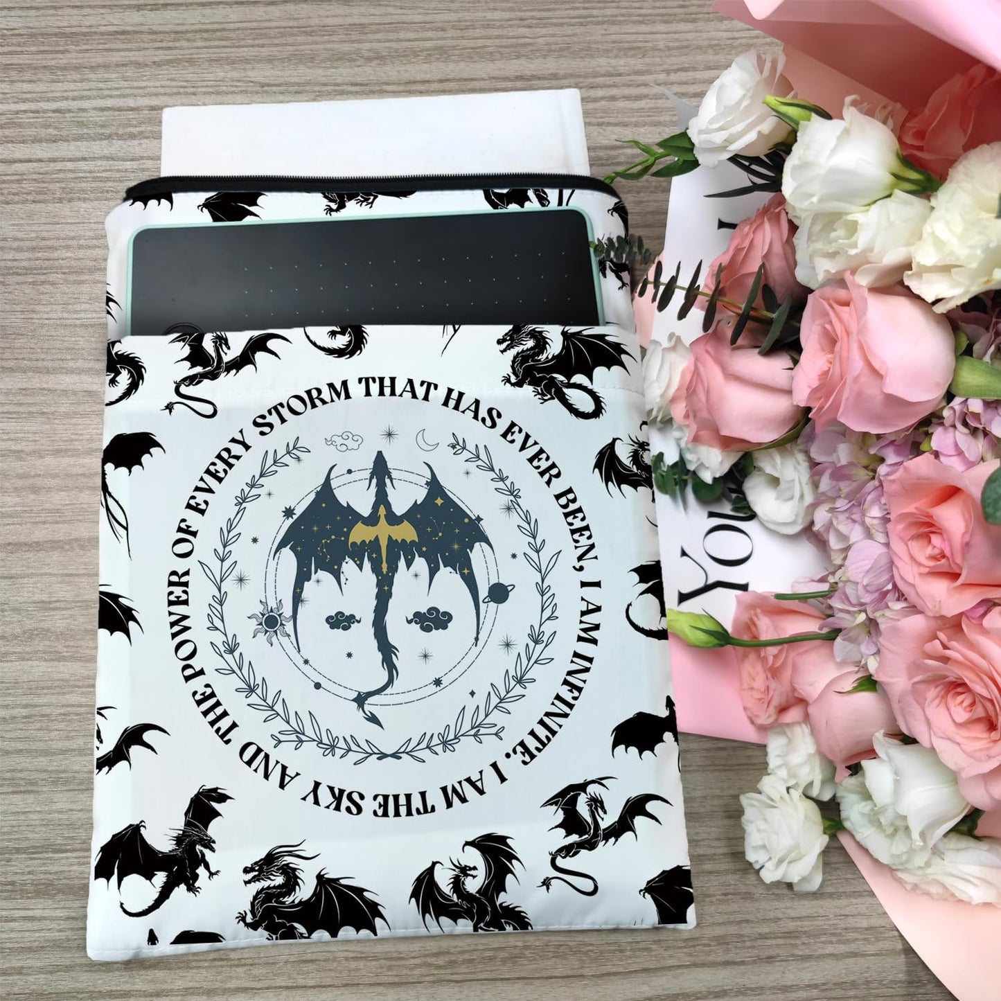 Romantasy Dark Academia Dragons Book Sleeve, Fantasy Novel Reader, Dragons Lovers Book Gift (Beige)