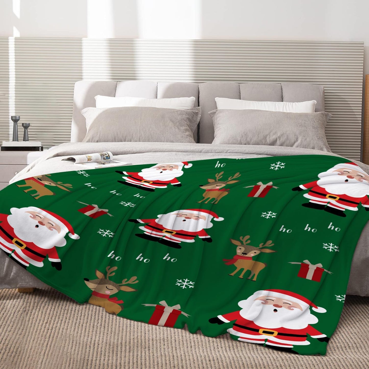 YeeJu Christmas Decorative Throw Blanket Green Christmas Santa Claus Throw Blanket for Couch Sofa Bed Soft Cozy Lightweight Fuzzy Plush Fleece Blankets and Throws Xmas Blanket 50x60