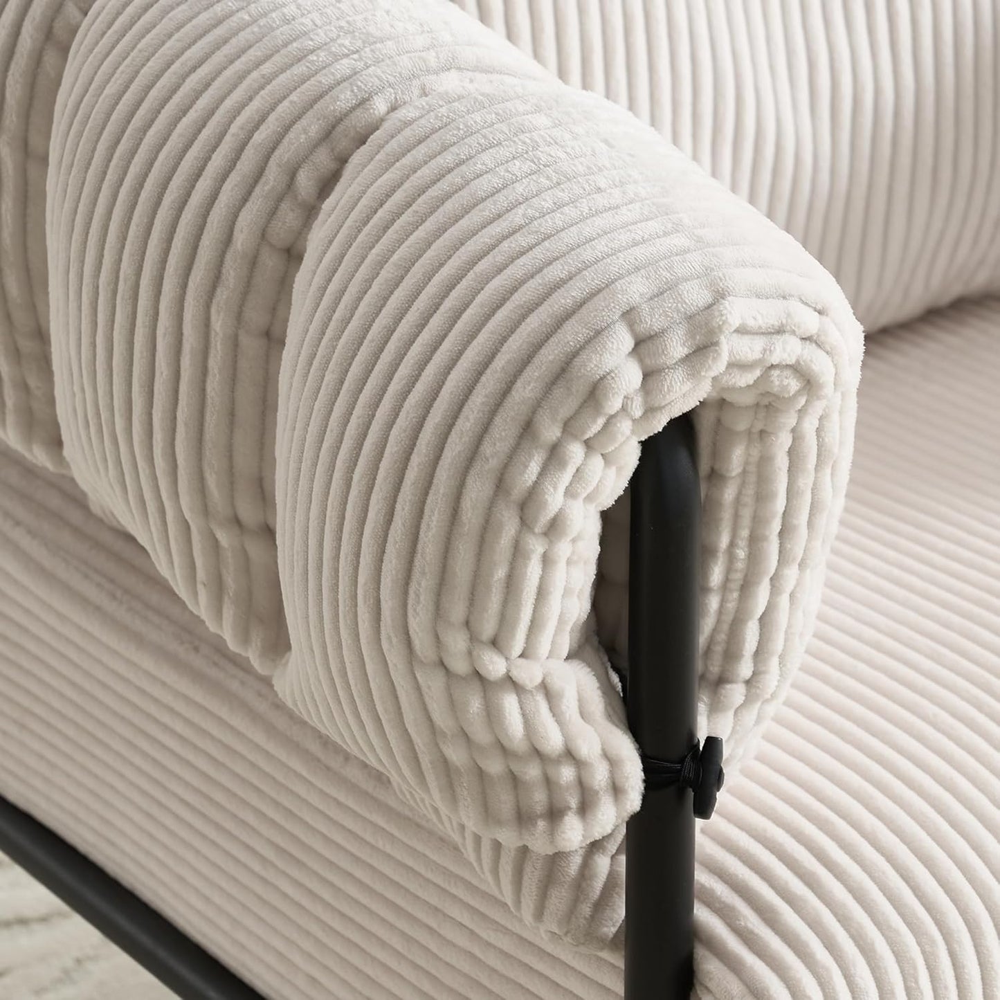 Modern Velvet Accent Chairs Set of 1, Comfy Large Living Room Sofa Chair, Upholstered Fabric Armchair with Pillow and Metal Legs for Office/Bedroom/Reading Beige