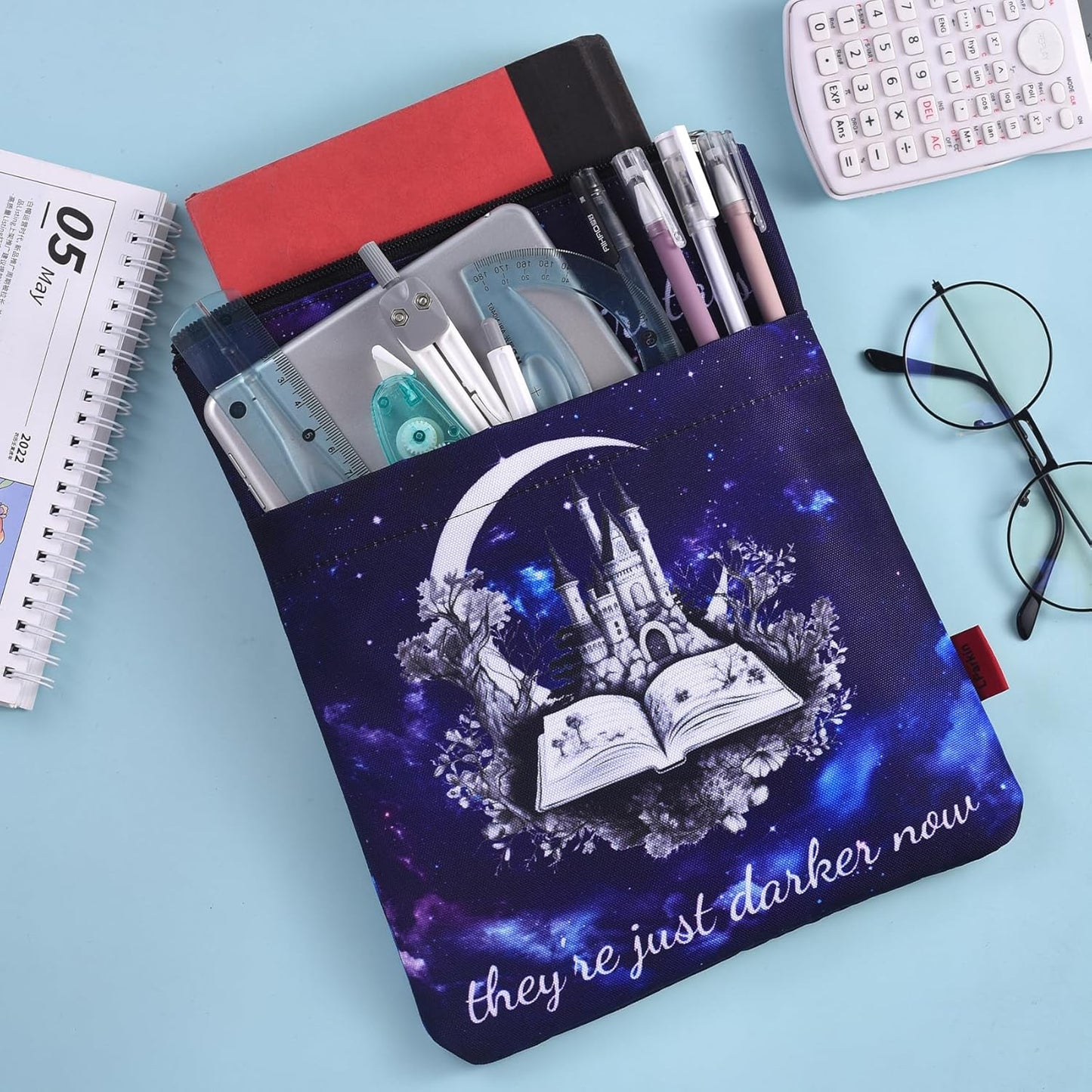 LParkin Book Sleeve Cover with Zipper, I Still Read Fairytales They're Just Darker Now Book Protector Pouch, Washable Fabric Book Sleeves for Romance Lover, 11 x 8.5 Inch Smut Reader Gift