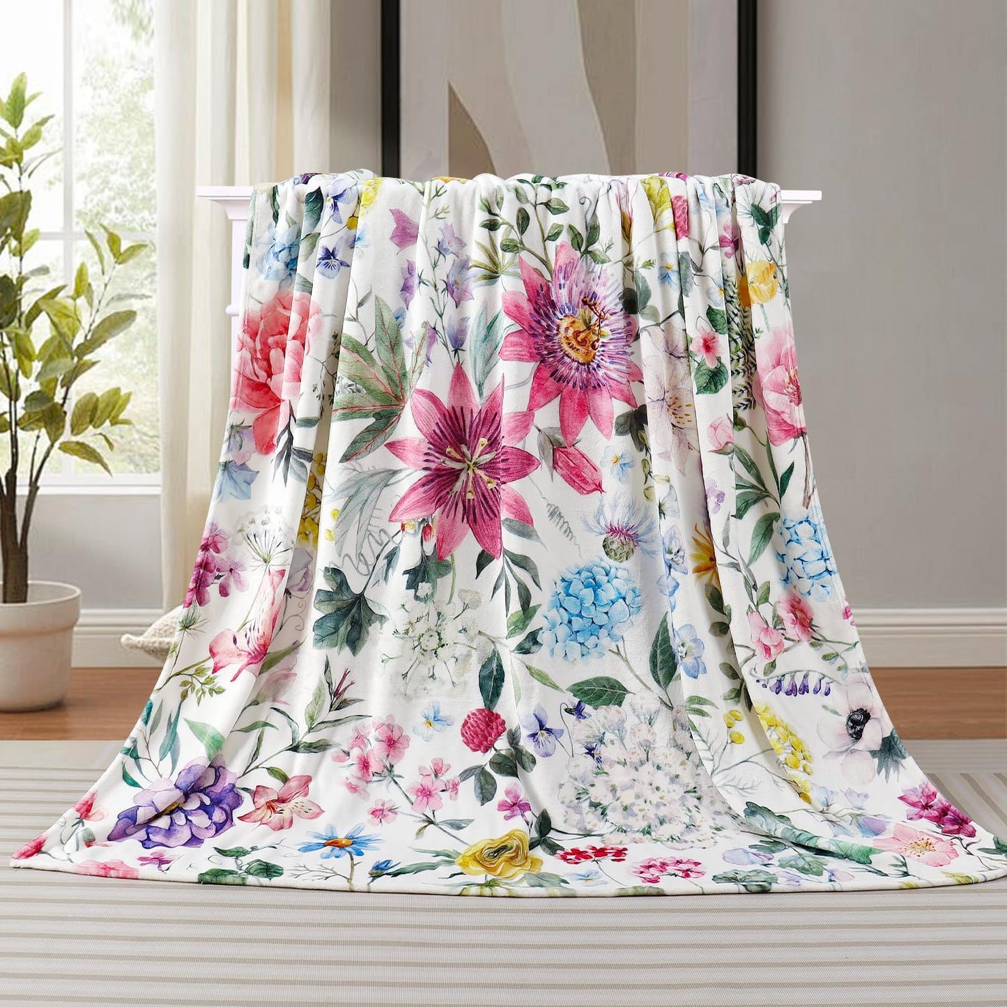 Floral Throw Blanket Colorful Wildflower Botanical Blanket Ultra Soft Flannel Fleece Throw Blankets Lightweight Cozy Fluffy Plush Blankets for Bed Couch 50"X60"
