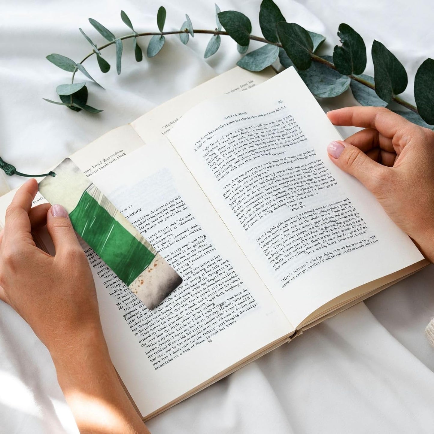 Hand Drawn Irish Flag Bookmarks Gifts for Women Men, Wooden Bookmarks for Book Lovers, Vintage Book Marks Ornaments with Tassel, Unique Personalized Reading Page Markers Dark Green