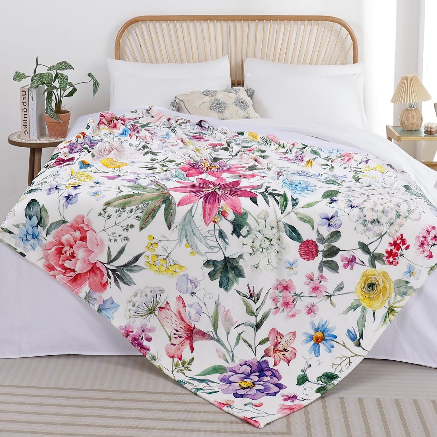 Floral Throw Blanket Colorful Wildflower Botanical Blanket Ultra Soft Flannel Fleece Throw Blankets Lightweight Cozy Fluffy Plush Blankets for Bed Couch 50"X60"