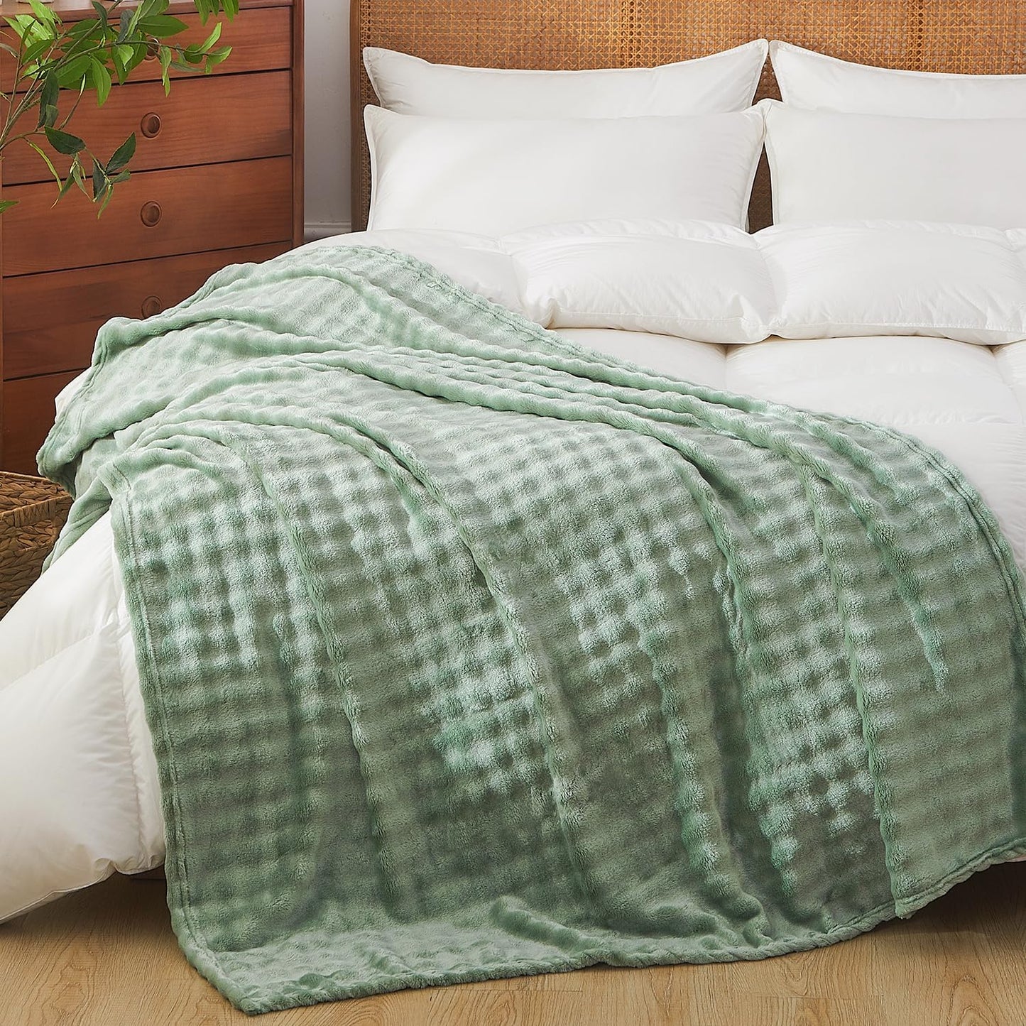 Fluffy 3D Bubble Throw Blanket for Couch & Bed – Cozy Soft Fleece Blankets for Women & Girls – Warm Lightweight Fuzzy Throw XL (50x70) – Machine Washable Gifts