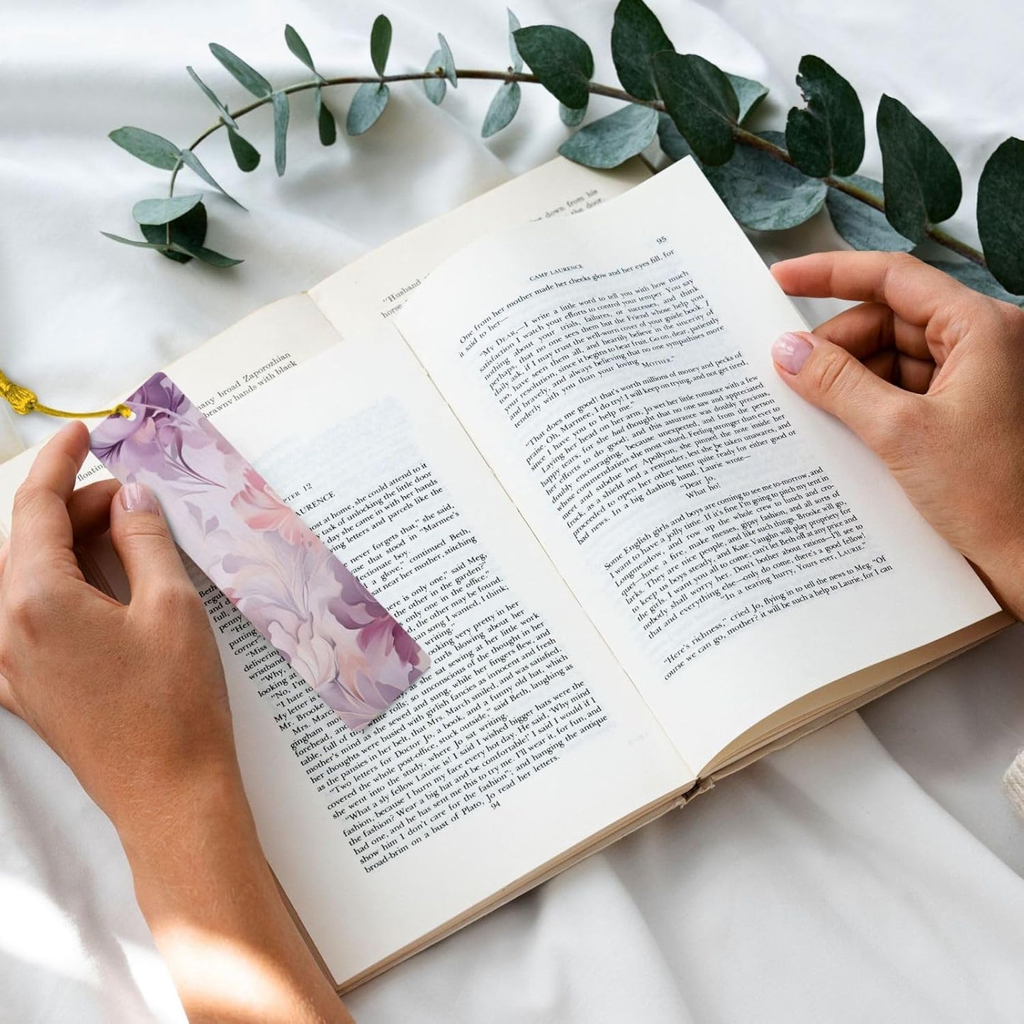 Blush Floral Bookmarks Gifts for Women Men, Wooden Bookmarks for Book Lovers, Vintage Book Marks Ornaments with Tassel, Unique Personalized Reading Page Markers Gold