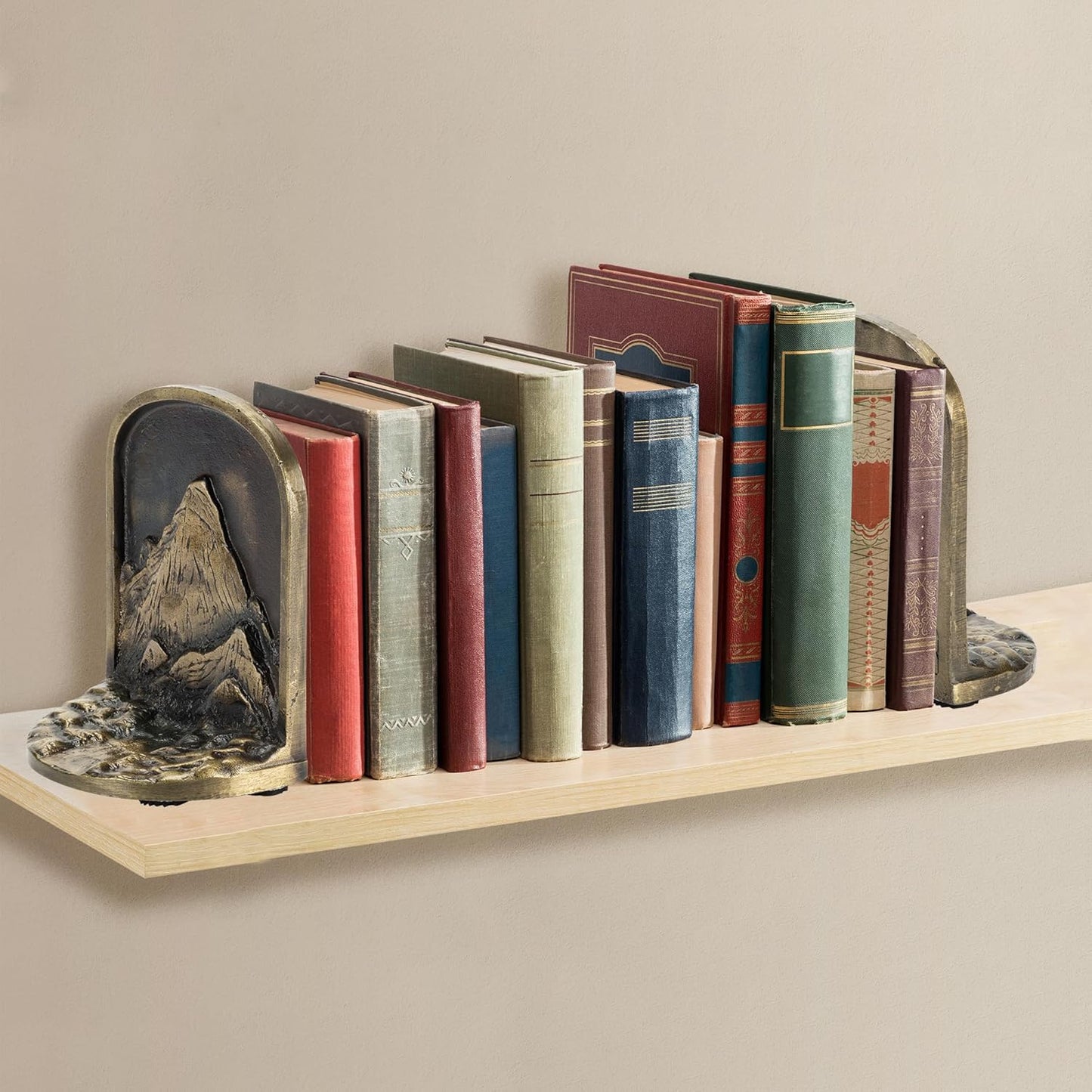 CRAFTSMAN ROAD Cast Iron Mountain Bookends Set, Antique Brass Book Ends, 2 Decorative Book Holders for Shelves or Bookcase, Stylish Brass, Non-Skid Anti-Slip Heavy Duty, Home Décor Gift